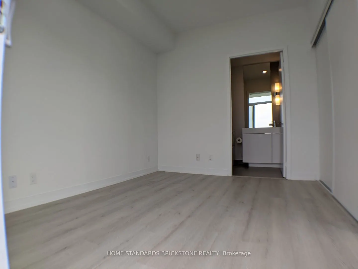 33 Helendale Avenue #2312