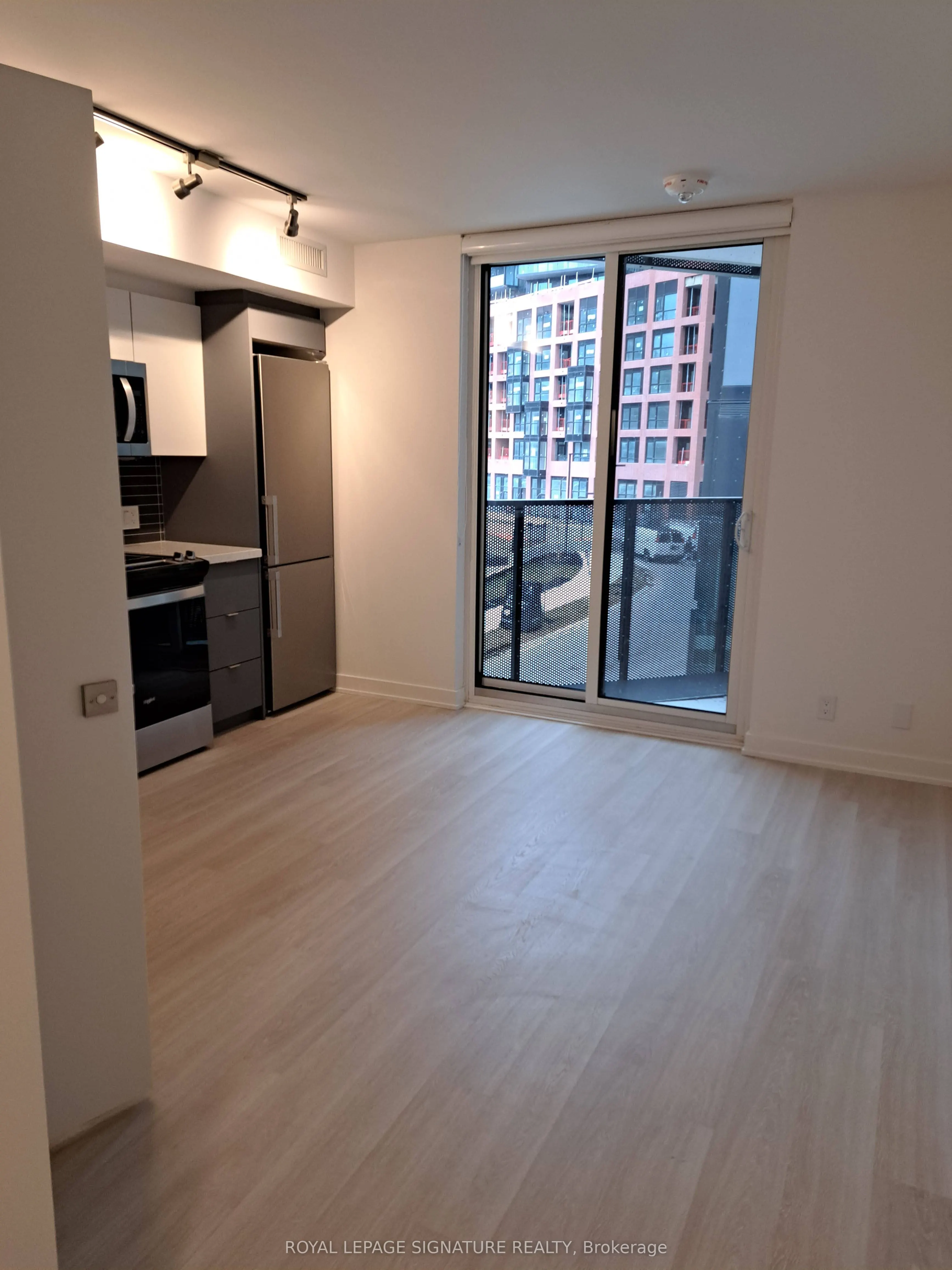 30 Tretti Way #204