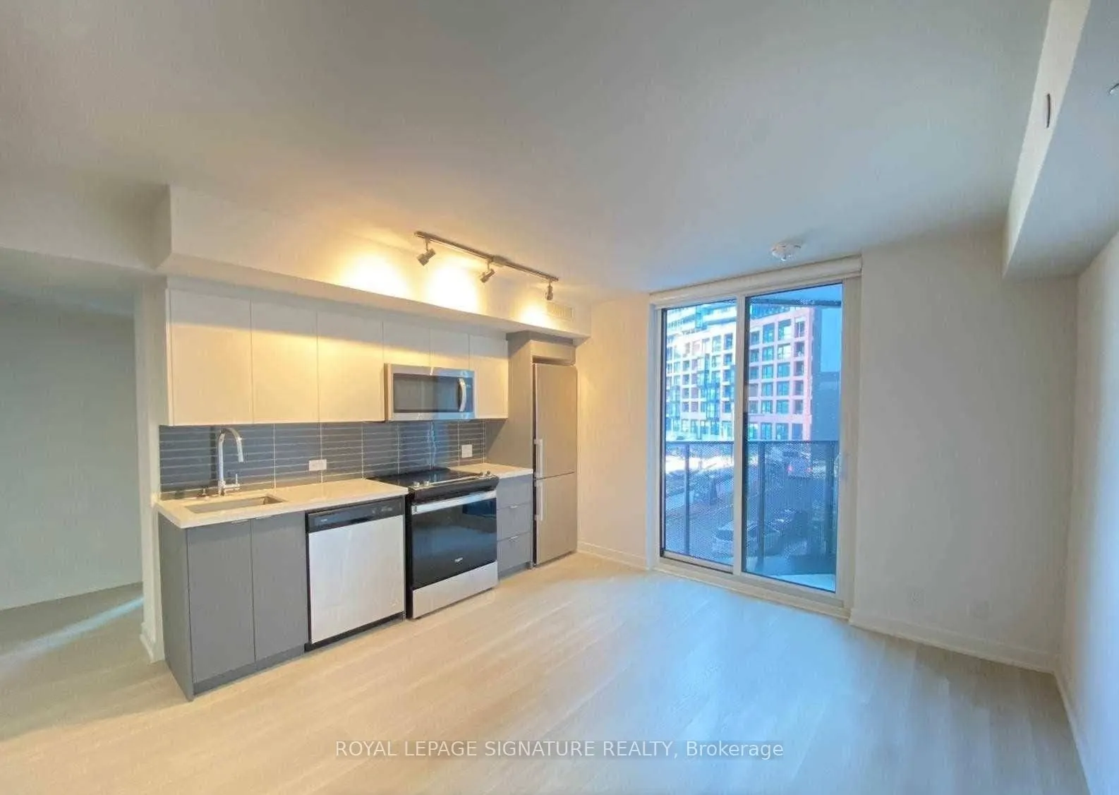 30 Tretti Way #204