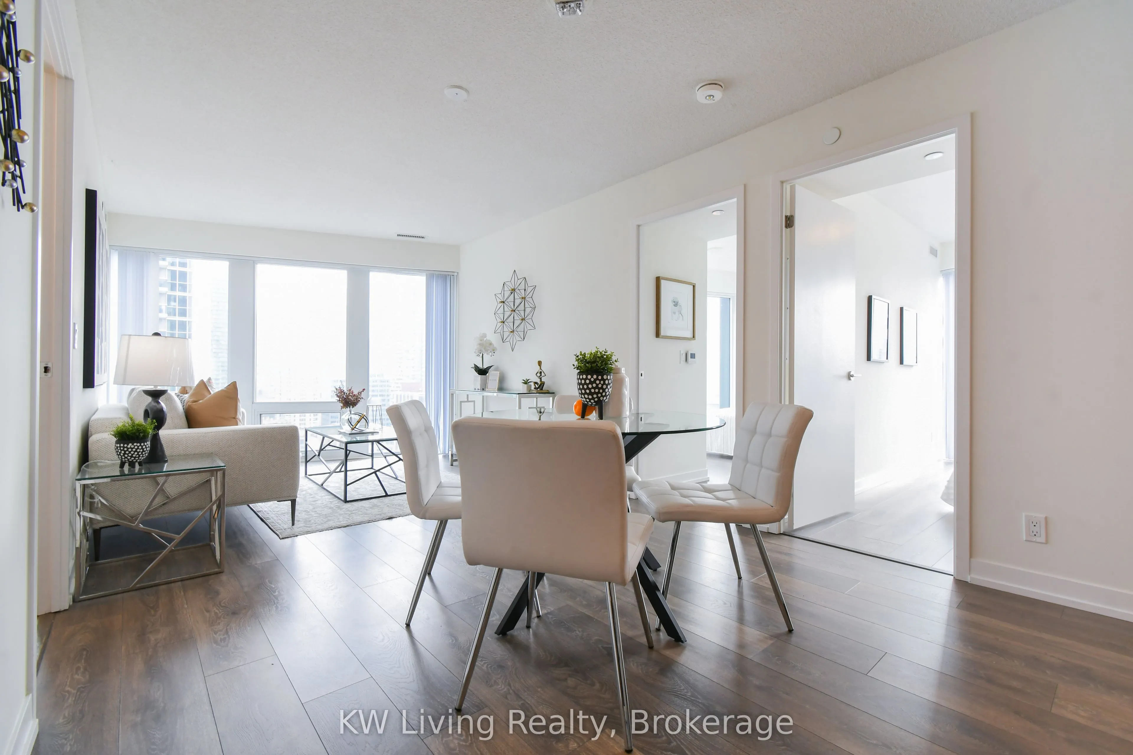 60 Shuter Street #2506