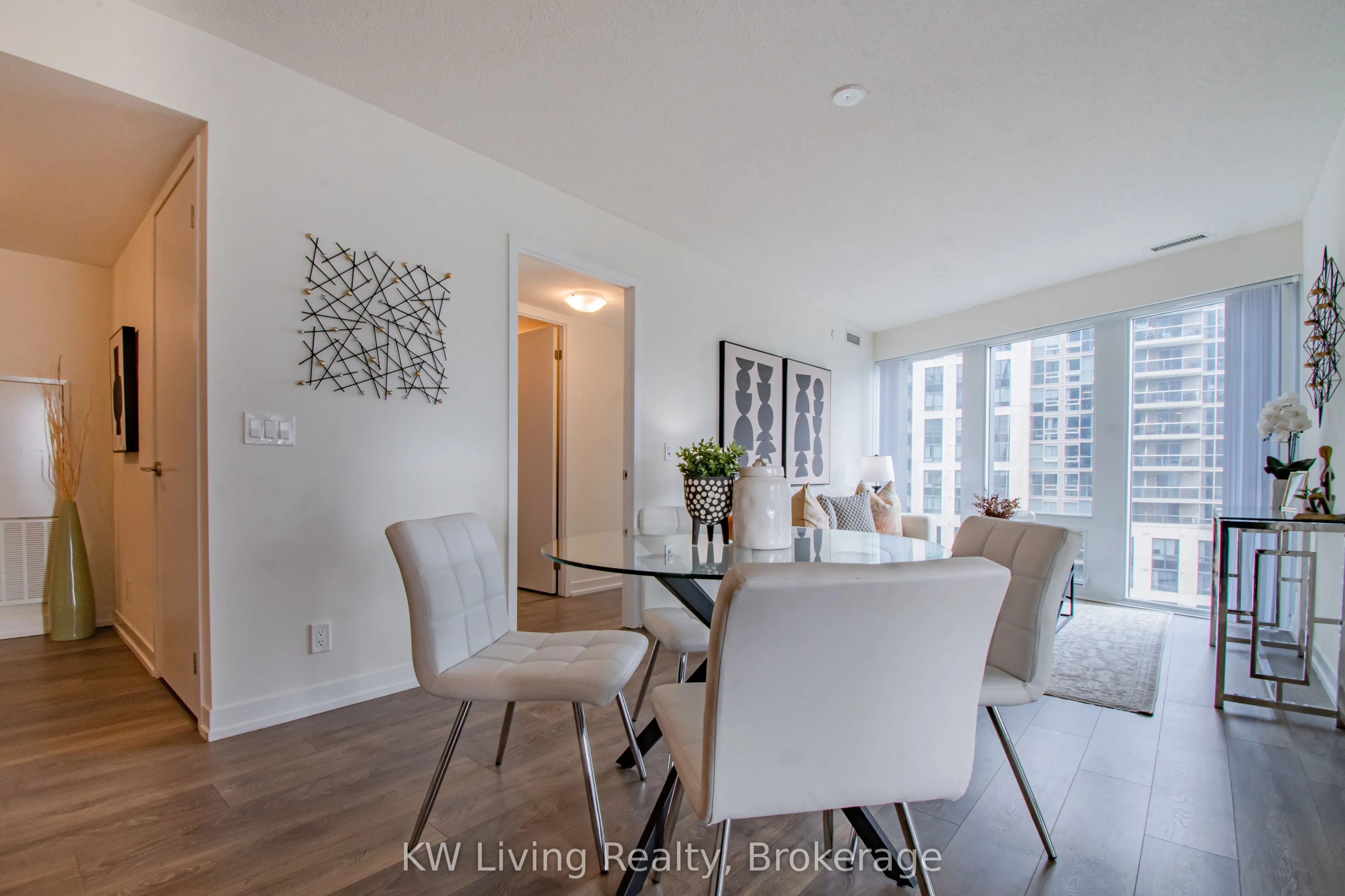 60 Shuter Street #2506