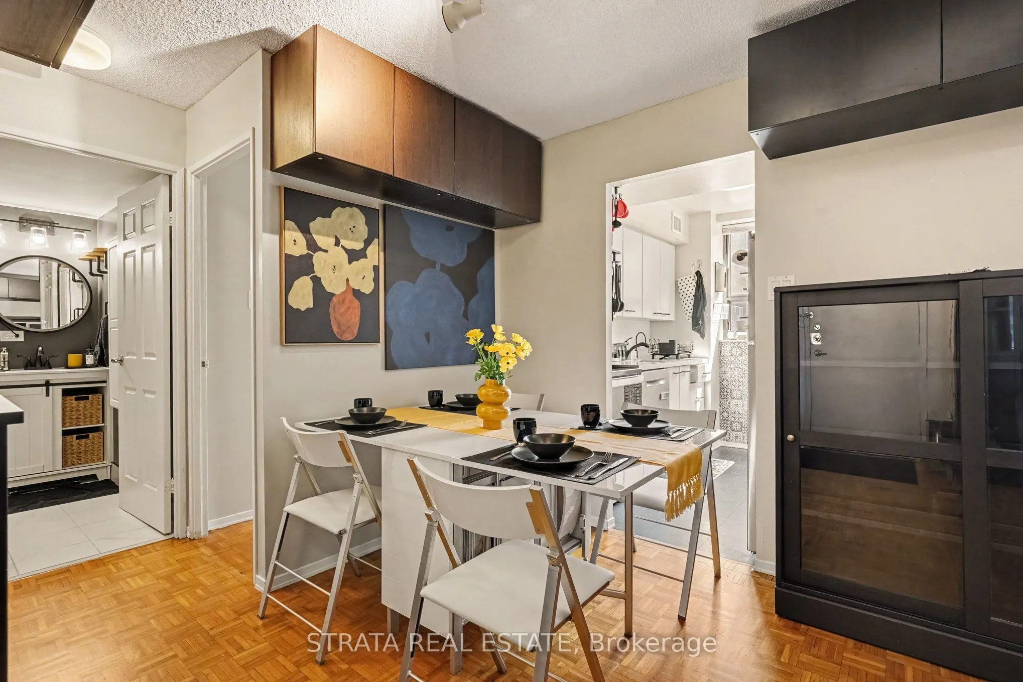 105 Mccaul Street #607
