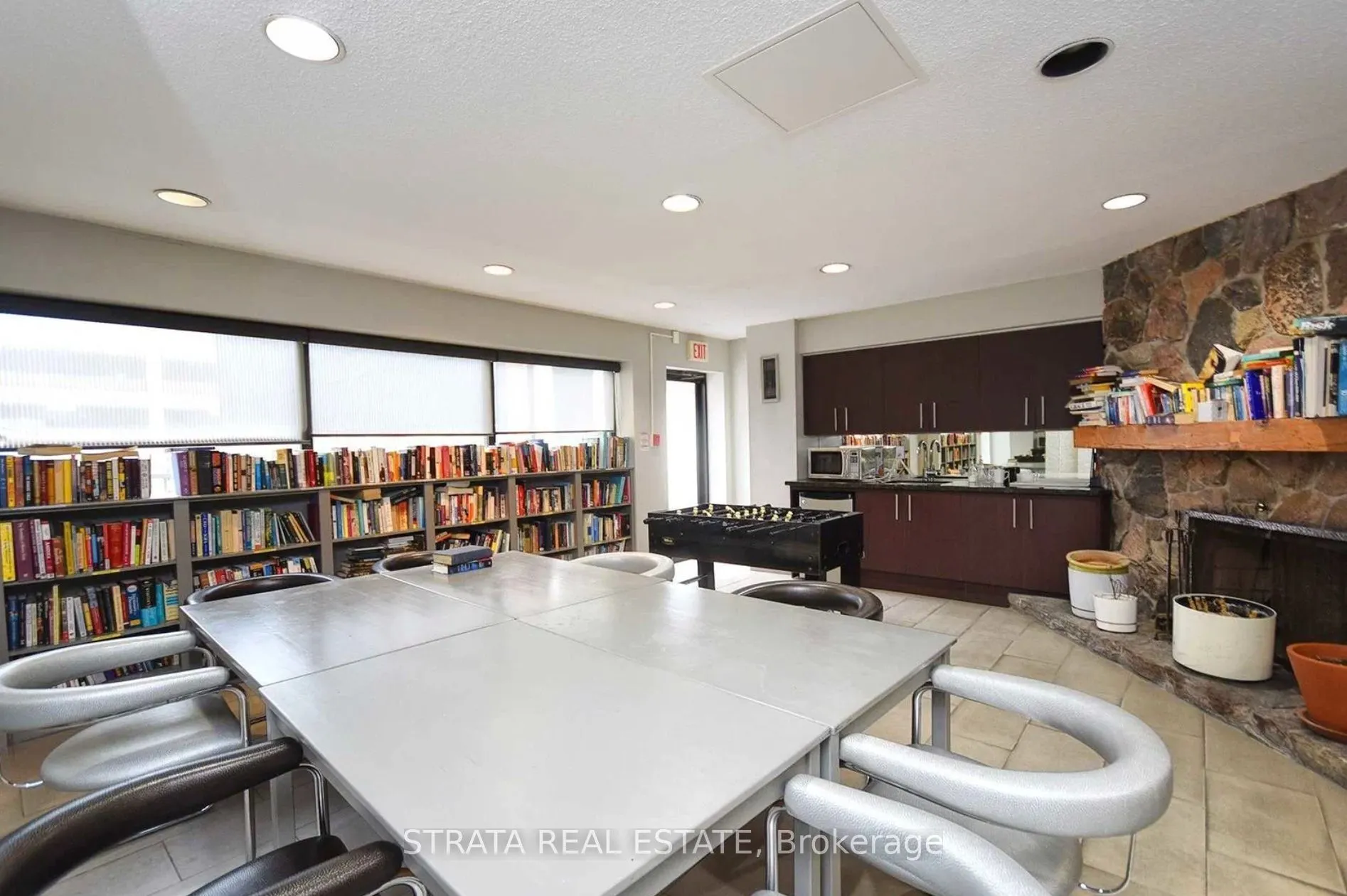 105 Mccaul Street #607