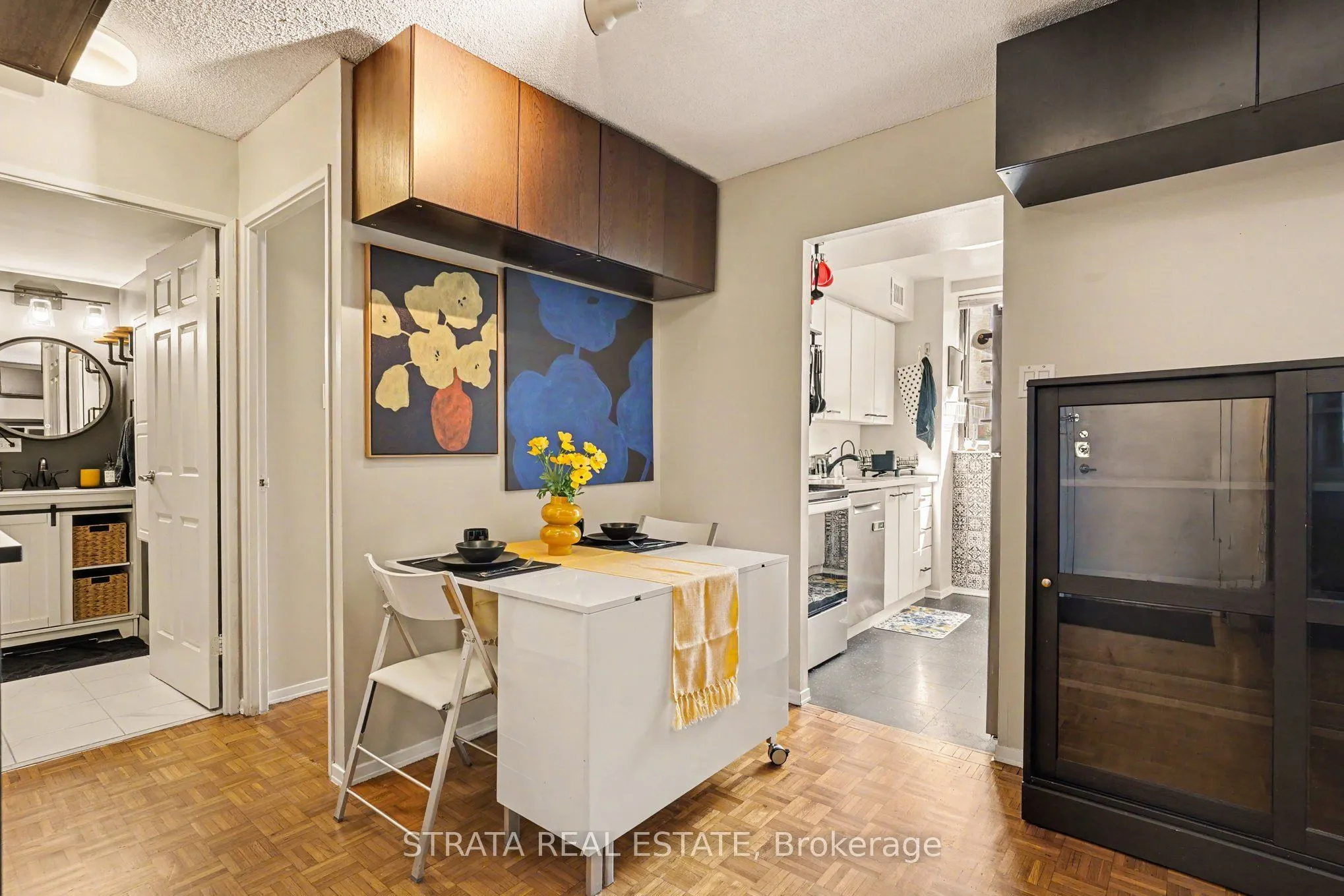 105 Mccaul Street #607