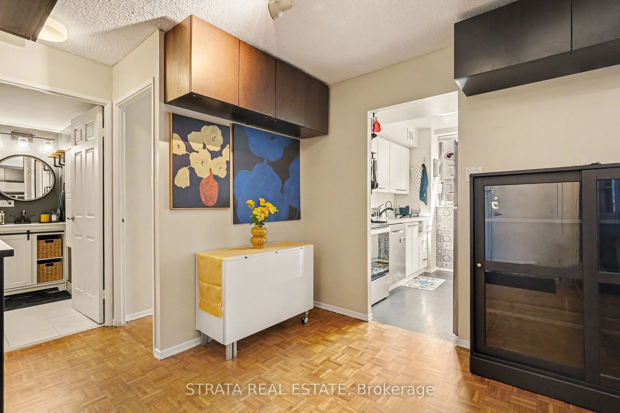 105 Mccaul Street #607