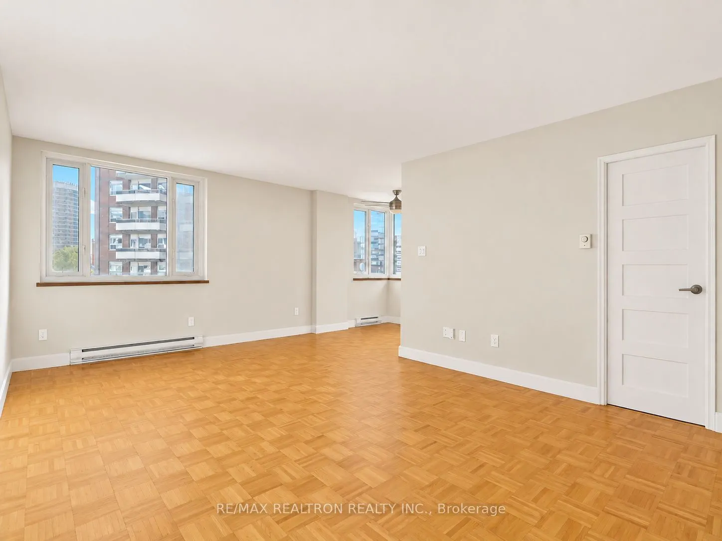 55 Isabella Street #707