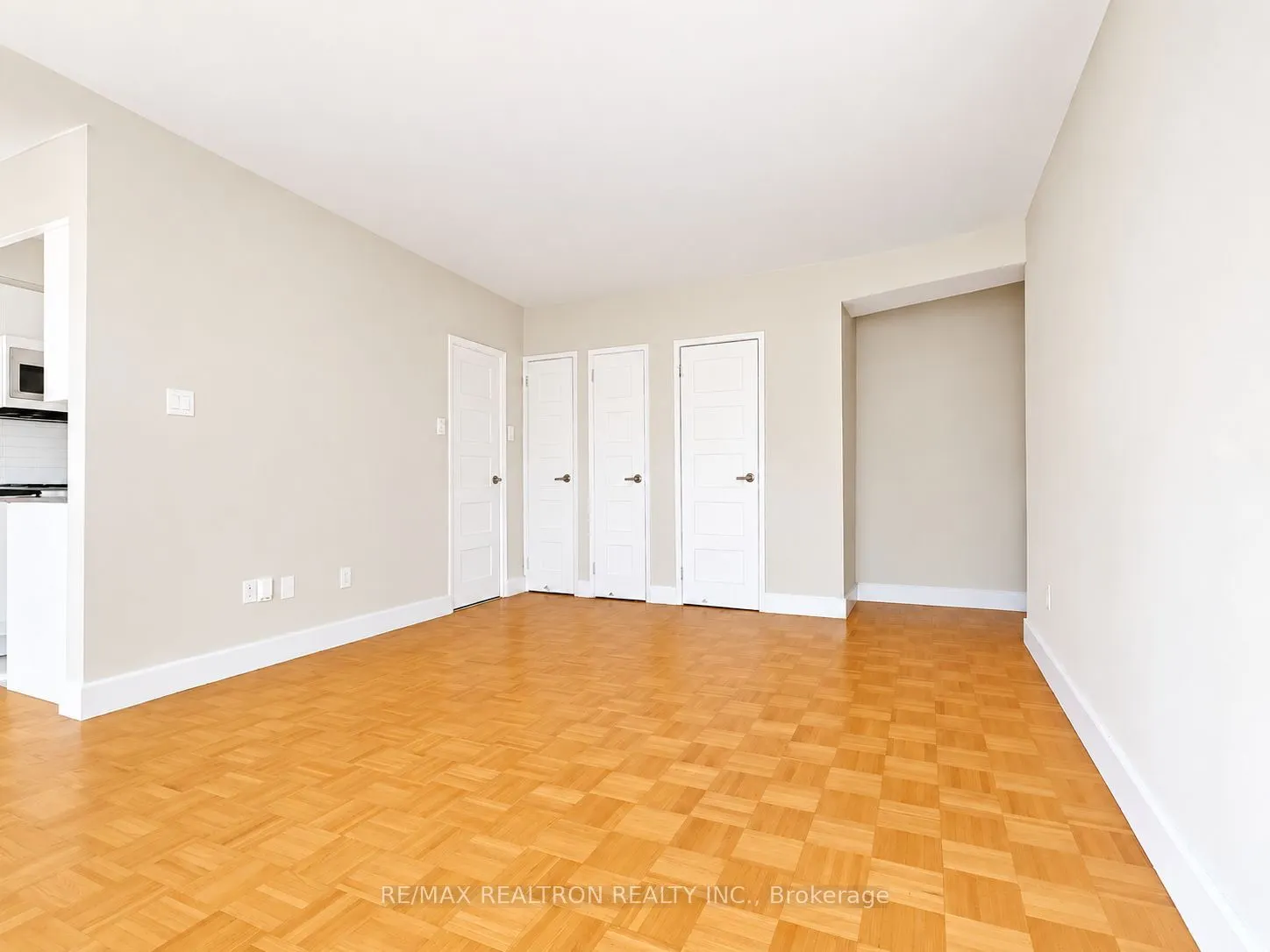55 Isabella Street #707