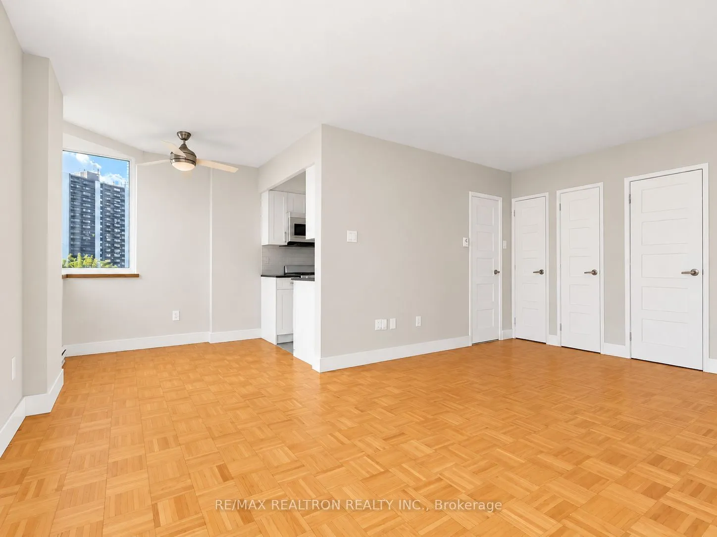 55 Isabella Street #707