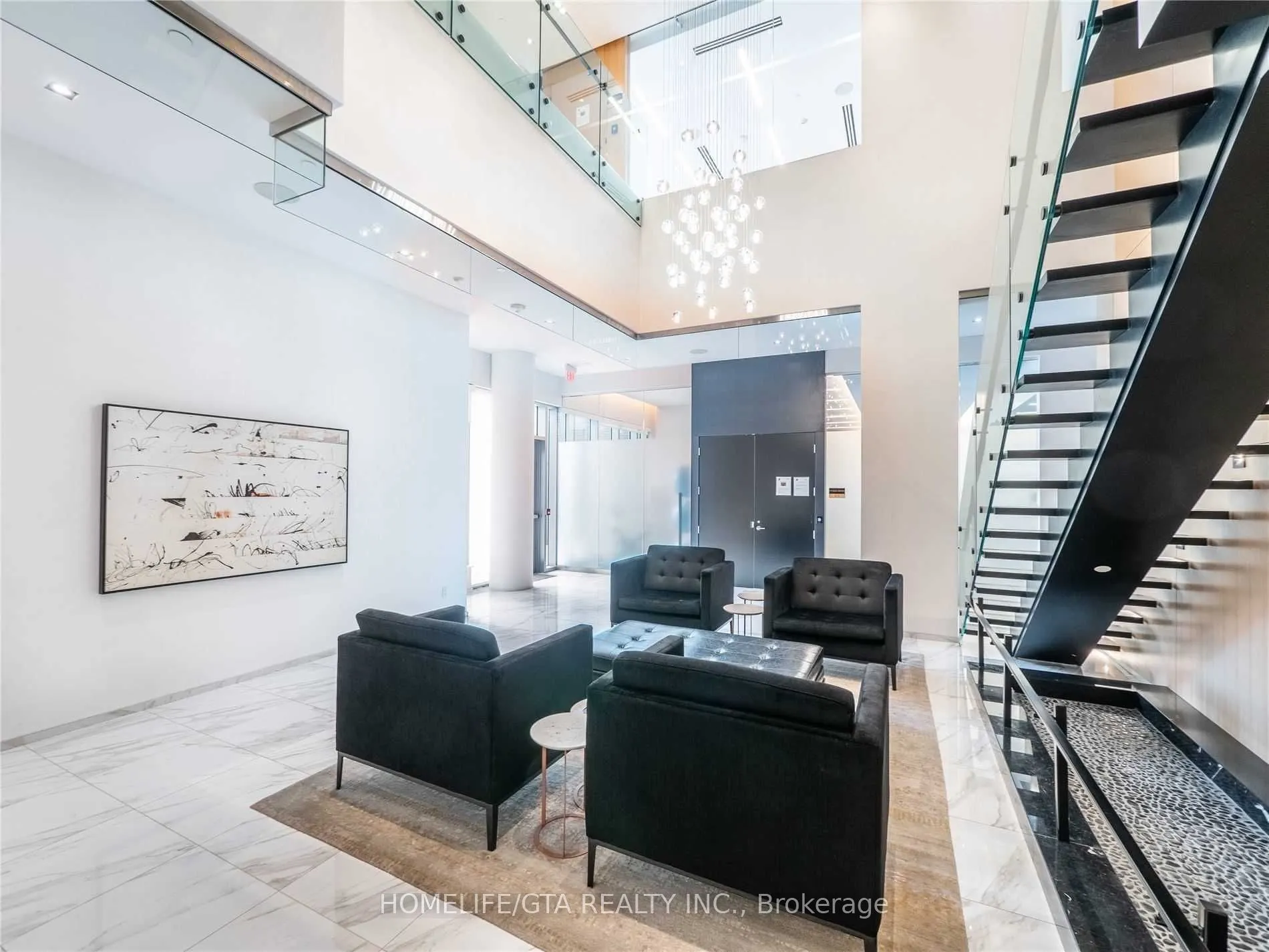 101 Erskine Avenue #907