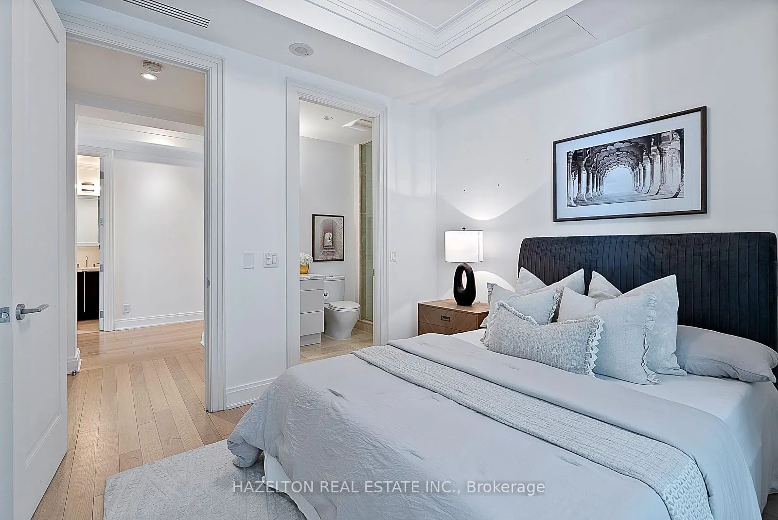 206 Bloor Street W #1402