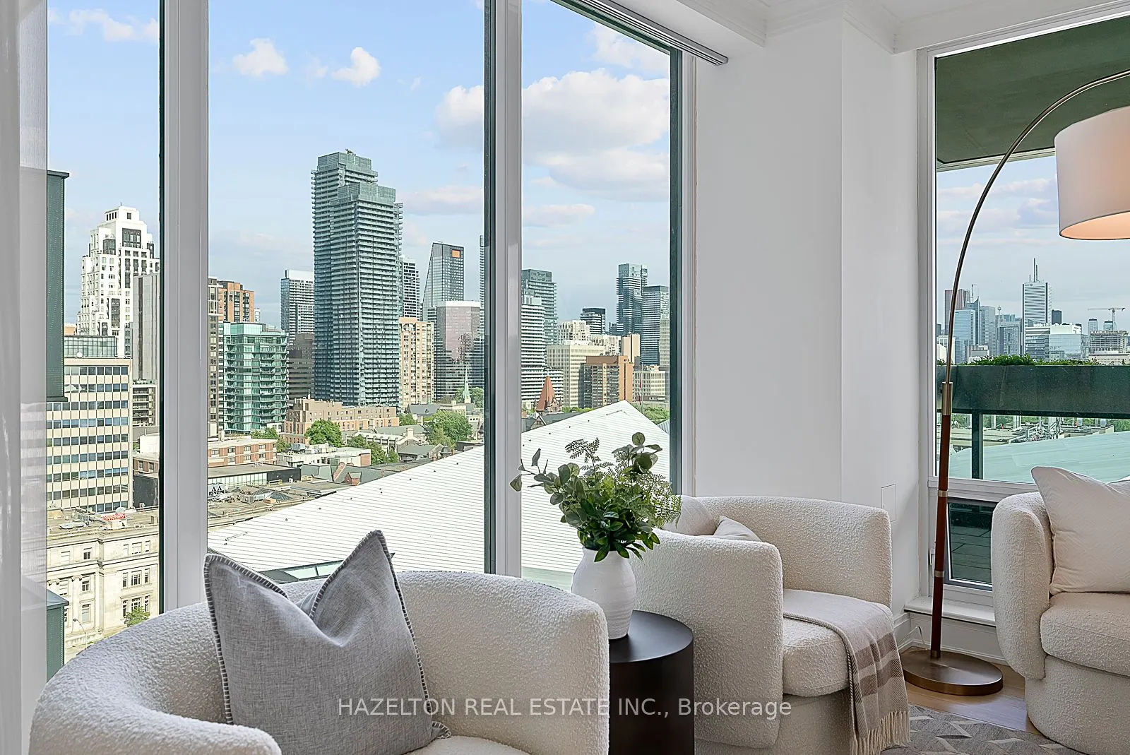 206 Bloor Street W #1402