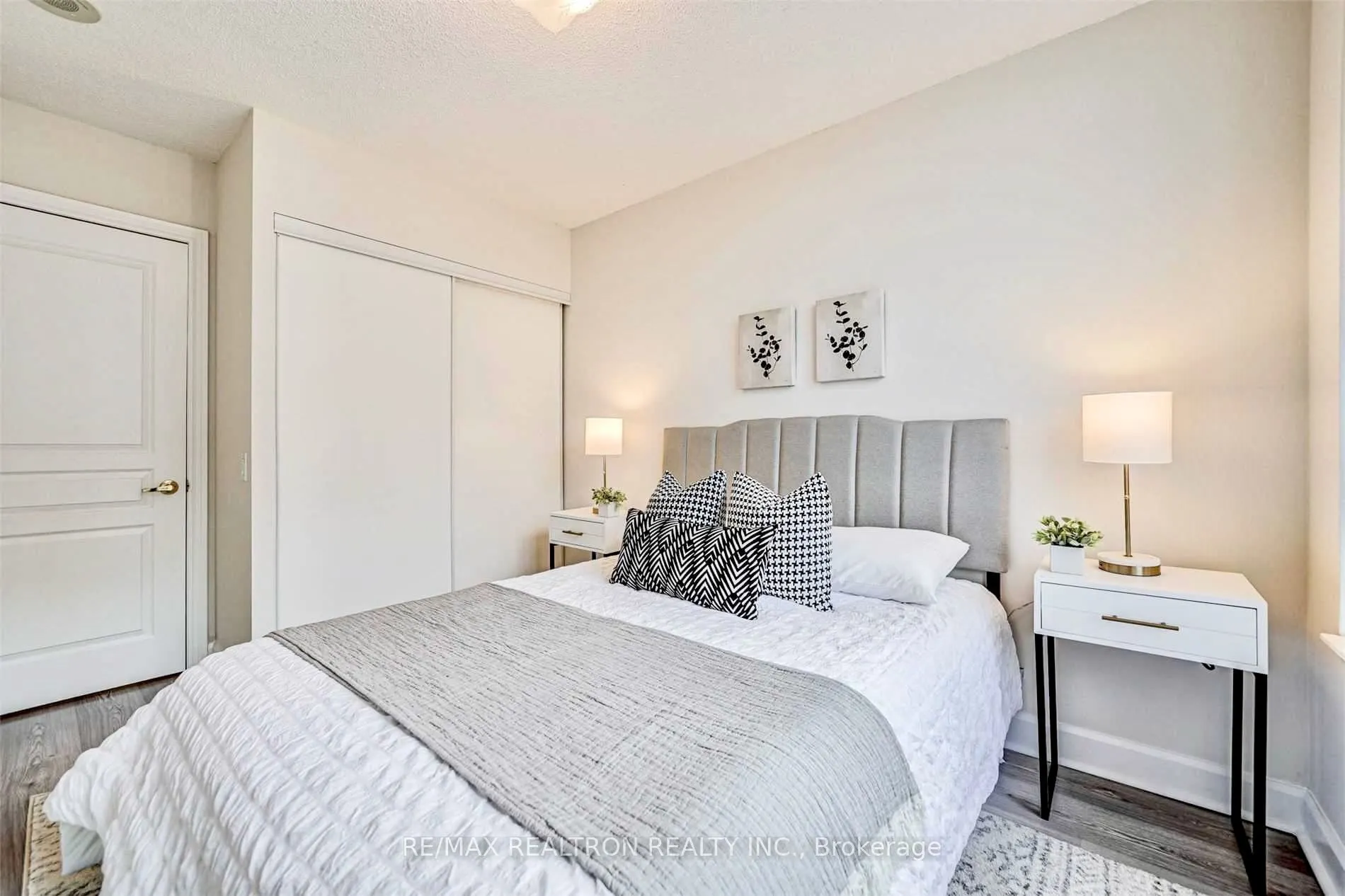 15 Northtown Way #2316