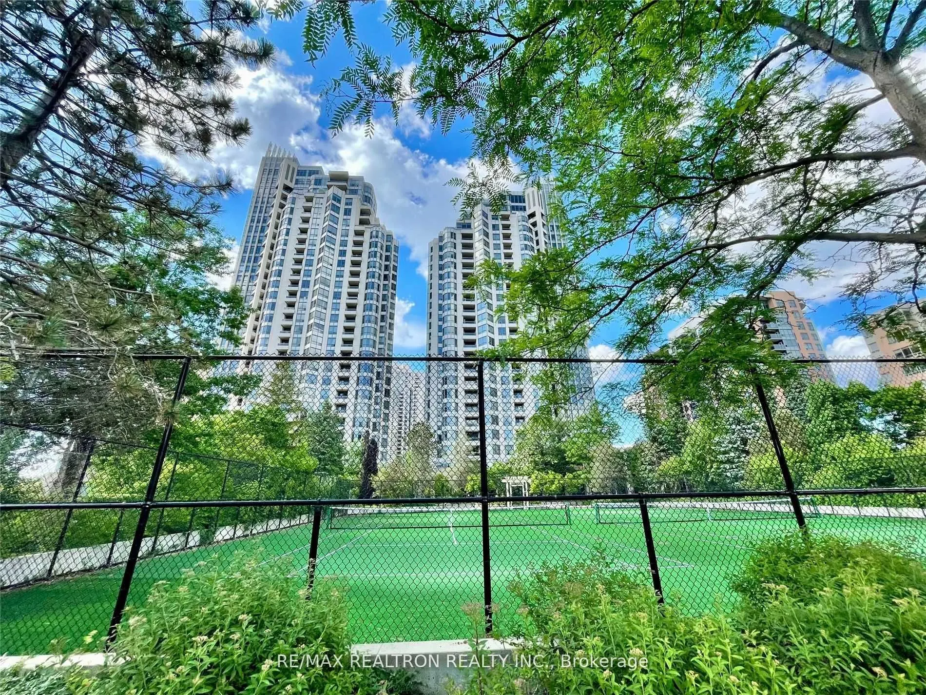 15 Northtown Way #2316