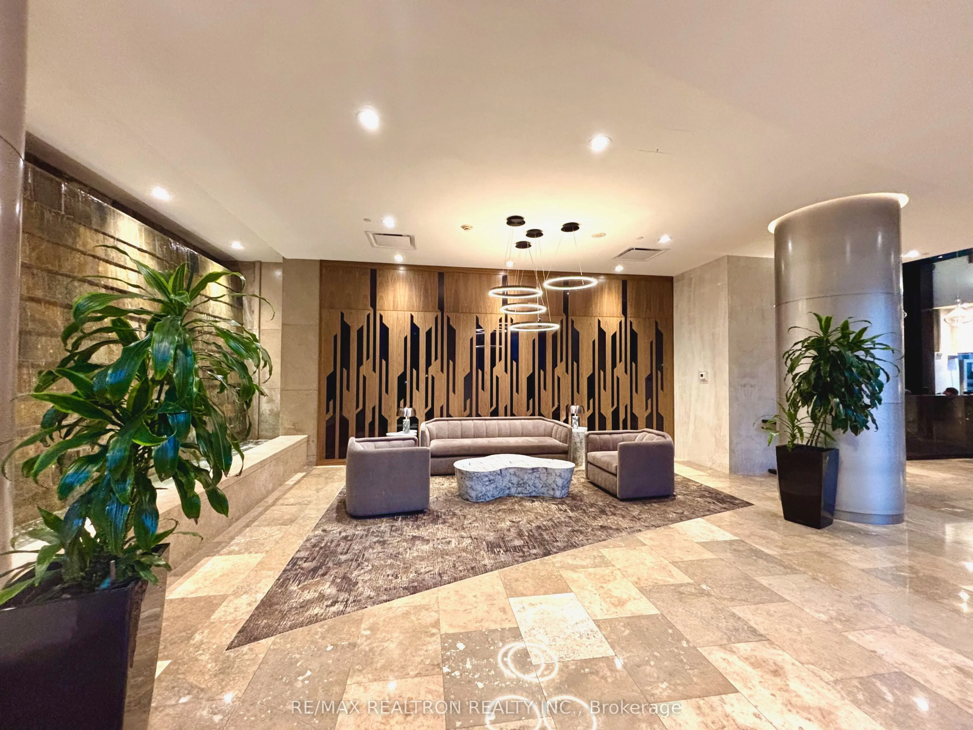 15 Northtown Way #2316
