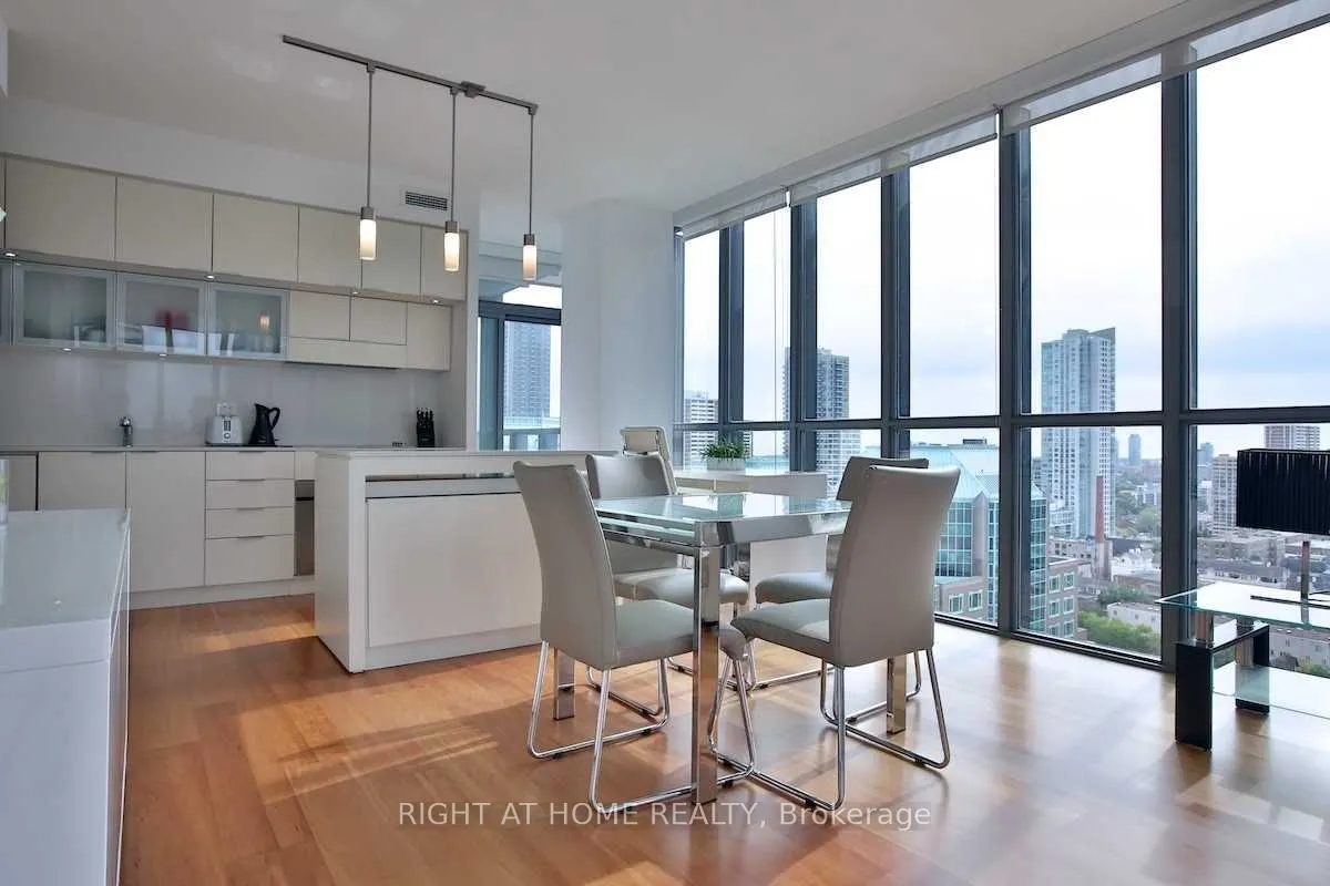 110 Charles Street E #1903