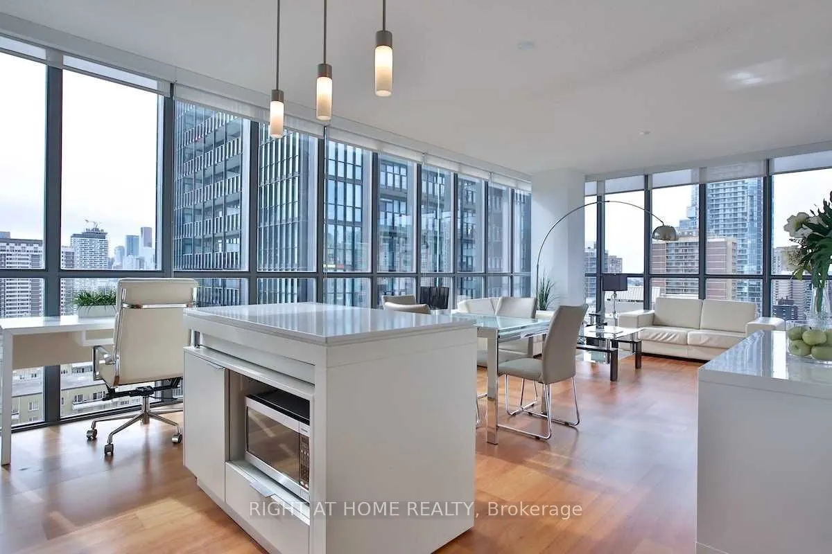 110 Charles Street E #1903