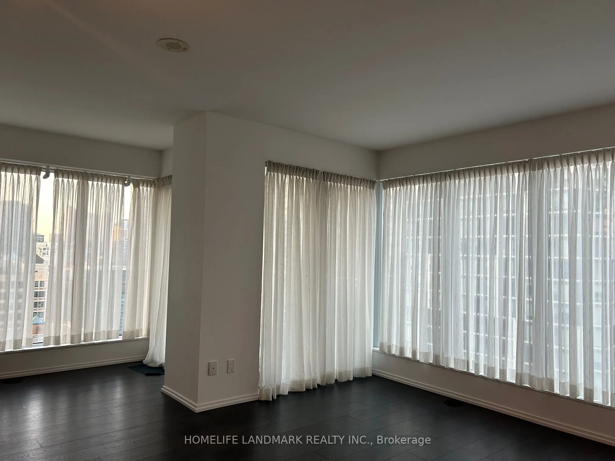 68 Shuter Street #2210