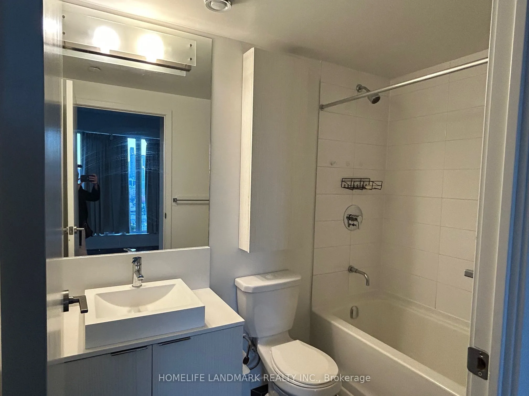 68 Shuter Street #2210