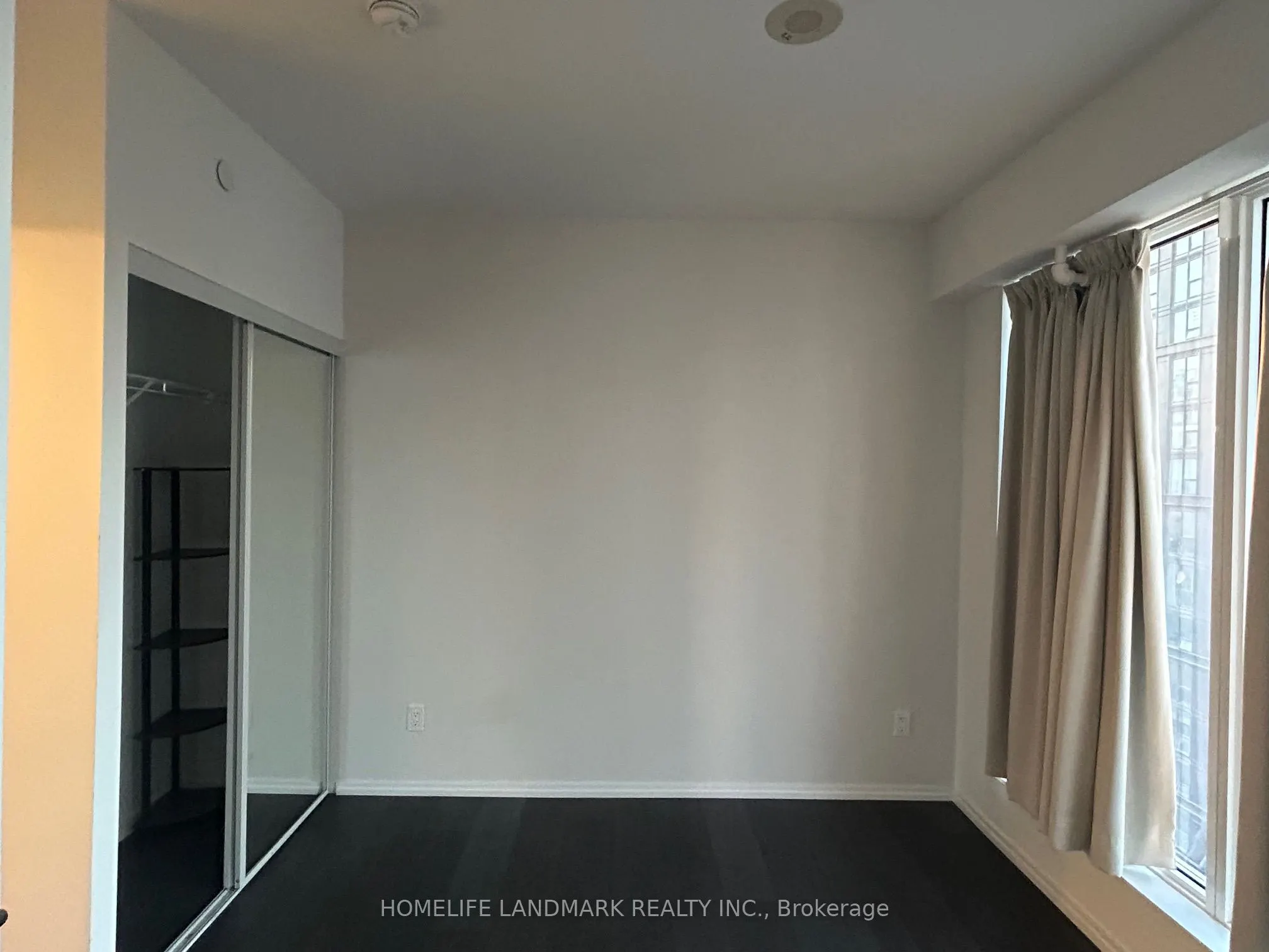 68 Shuter Street #2210