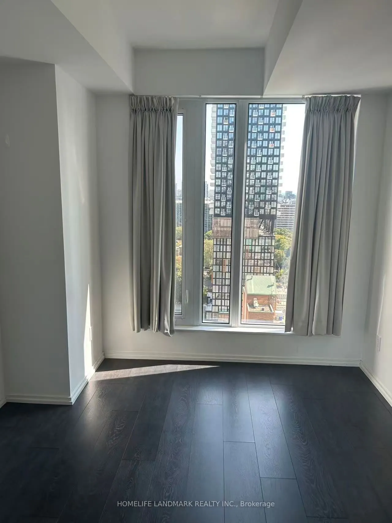 68 Shuter Street #2210