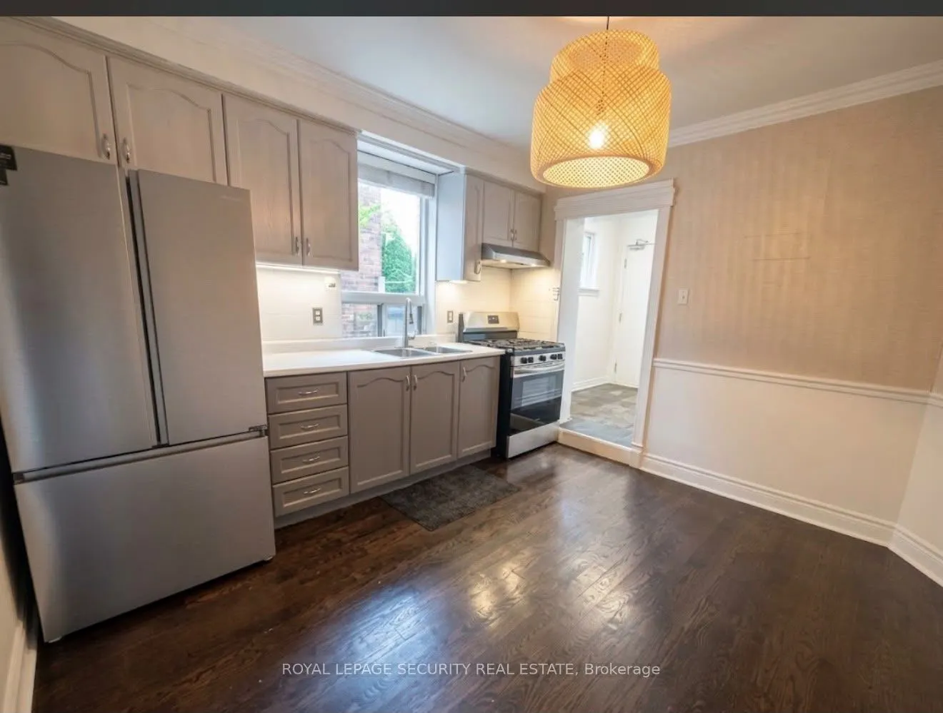 380 Crawford Street #Main Floor