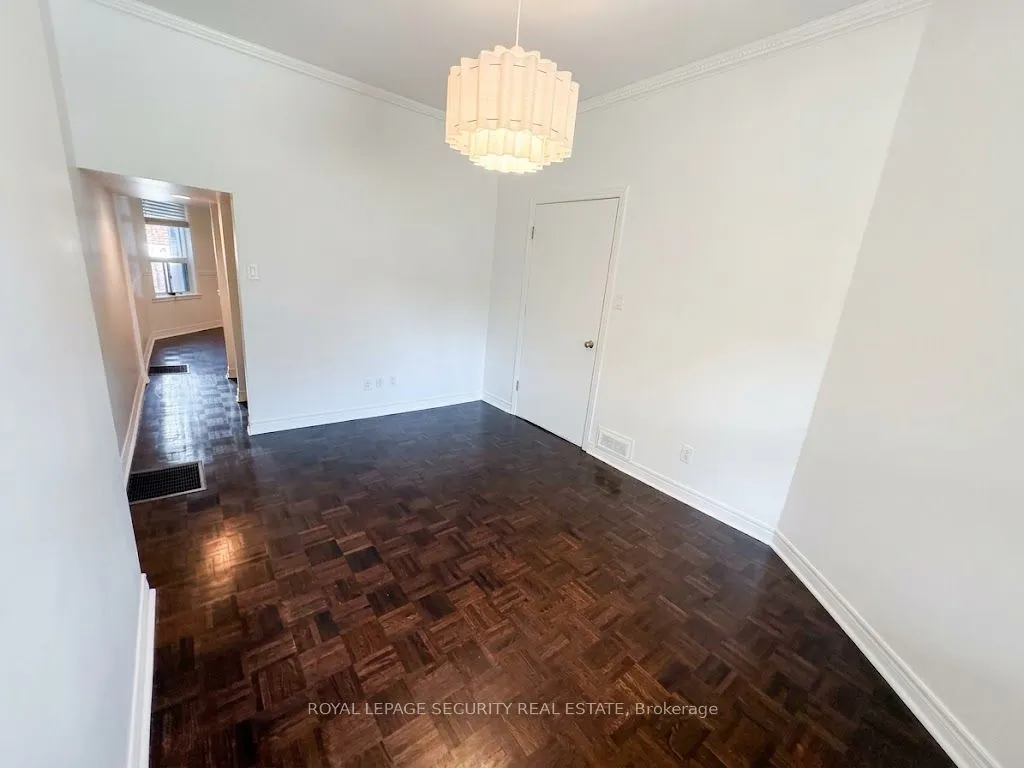 380 Crawford Street #Main Floor