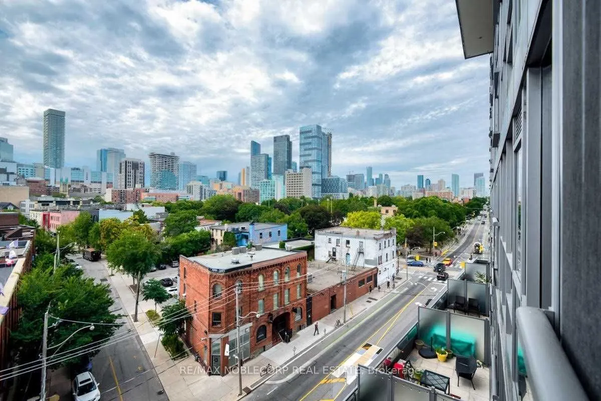 320 Richmond Street E #709