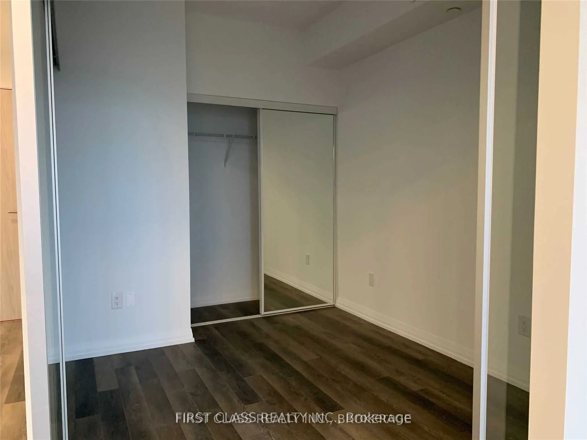 75 Canterbury Place #2715