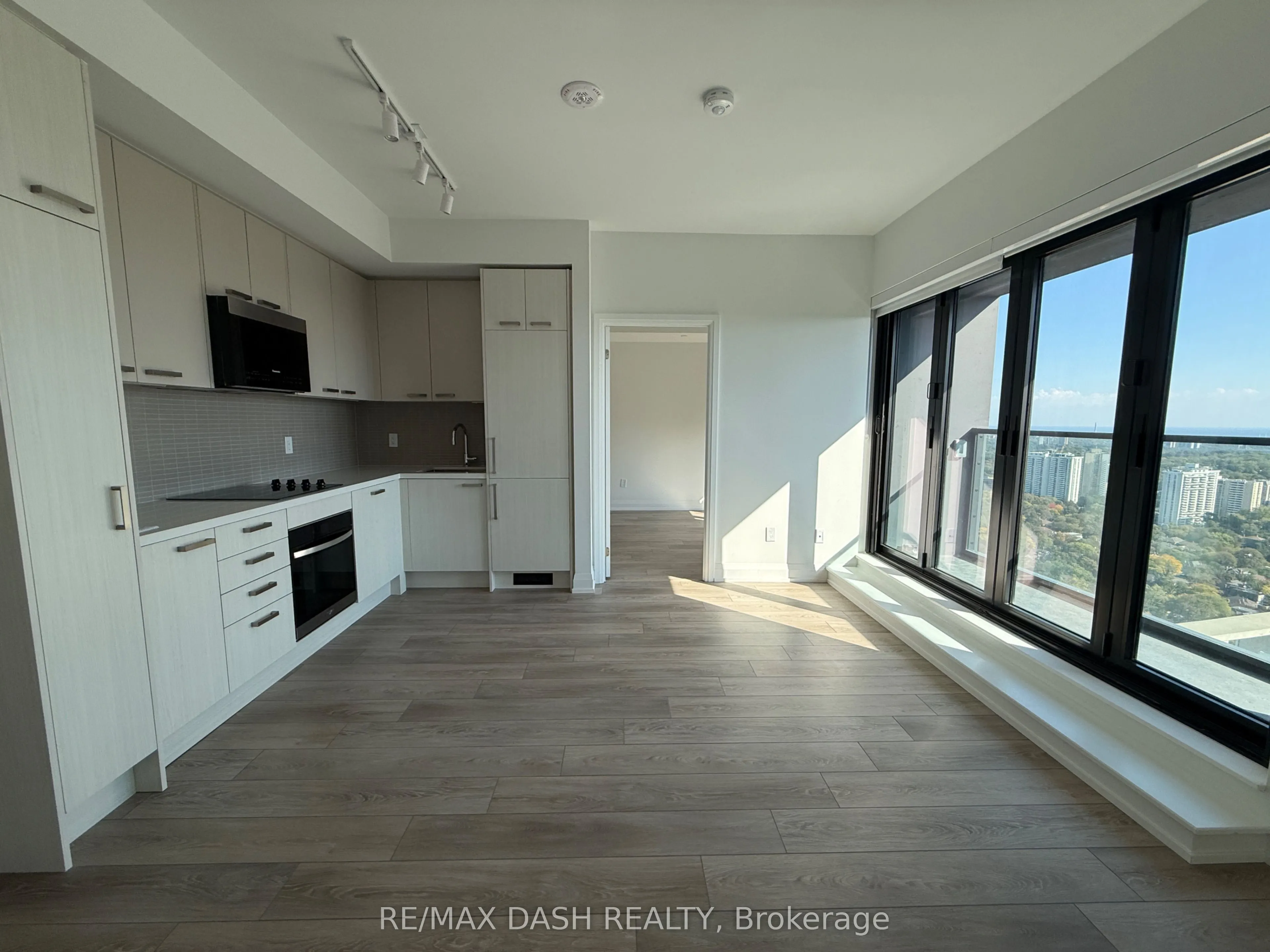 20 Soudan Avenue #3604