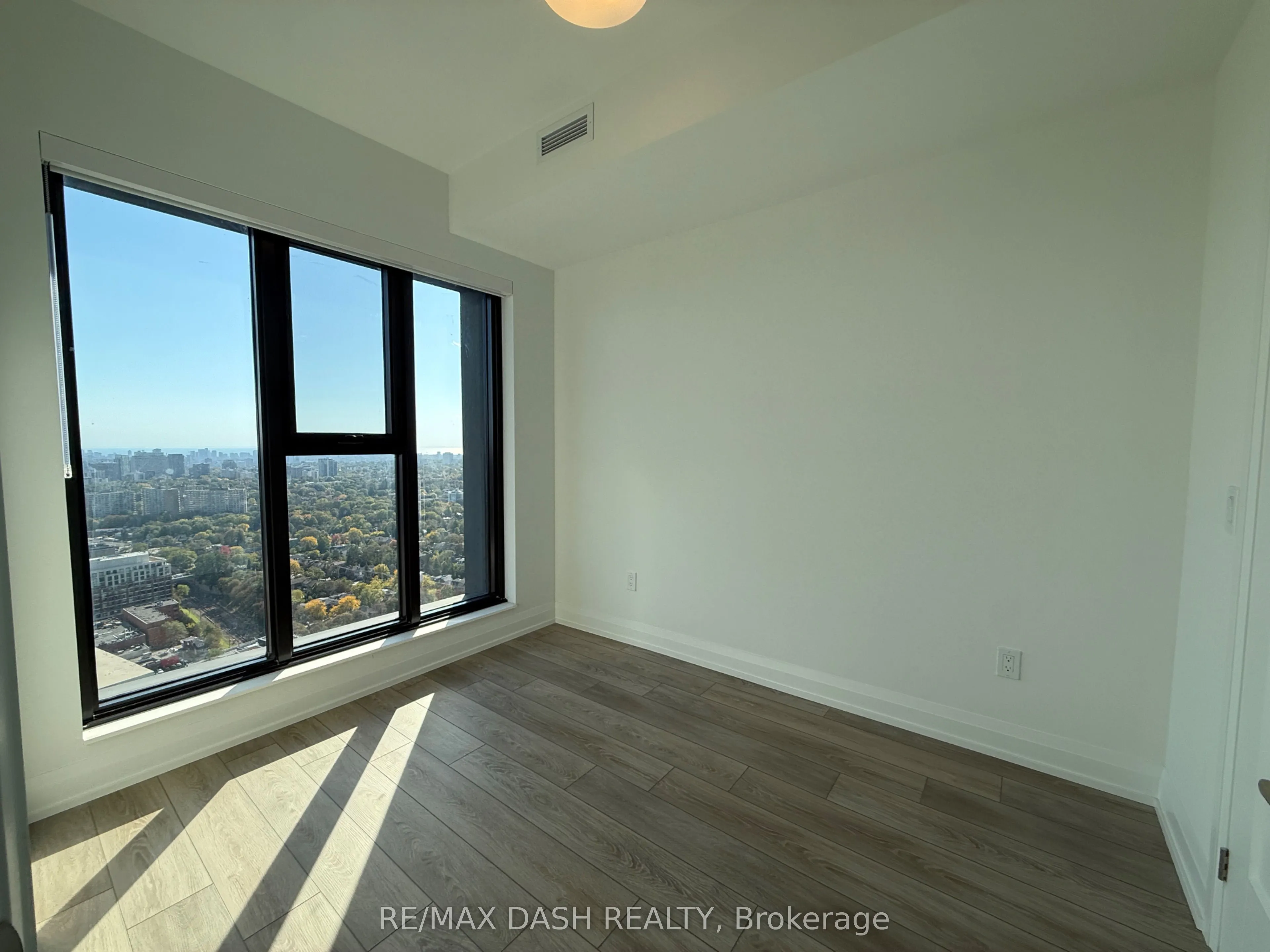 20 Soudan Avenue #3604