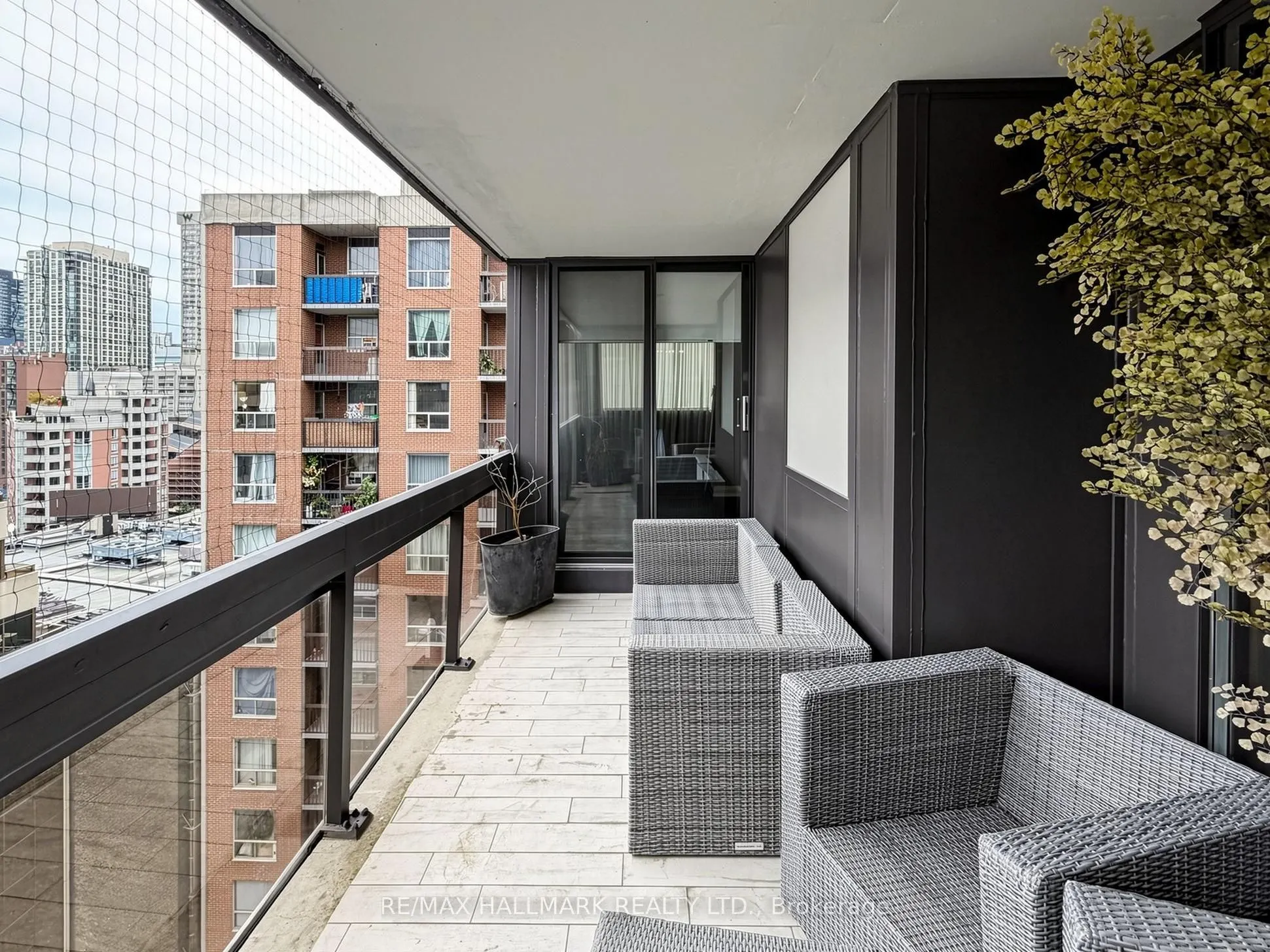 15 Mcmurrich Street #1405