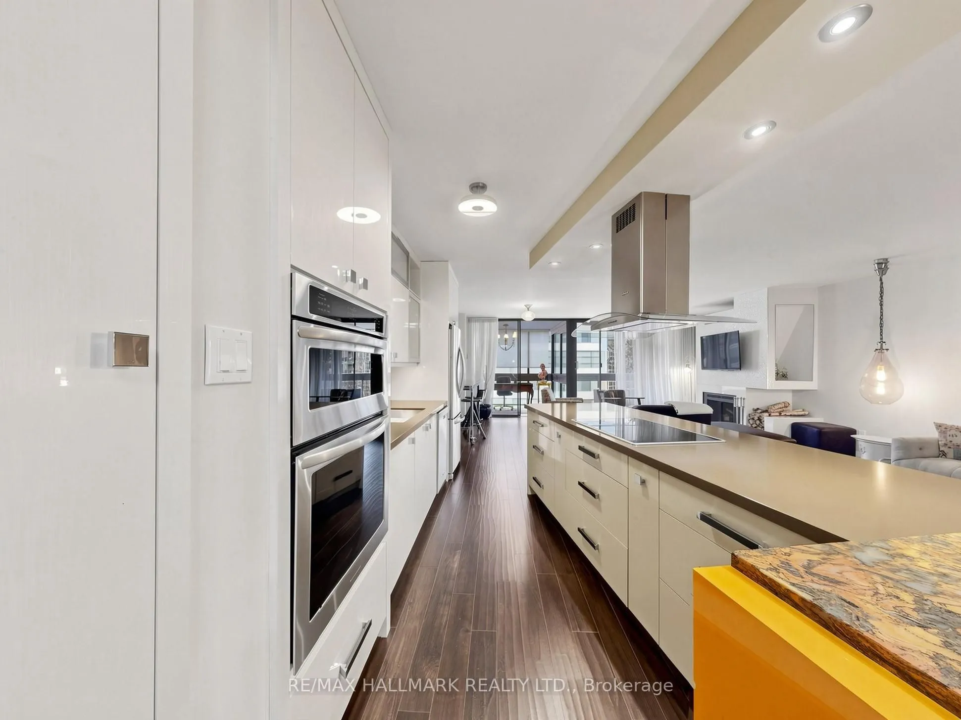 15 Mcmurrich Street #1405