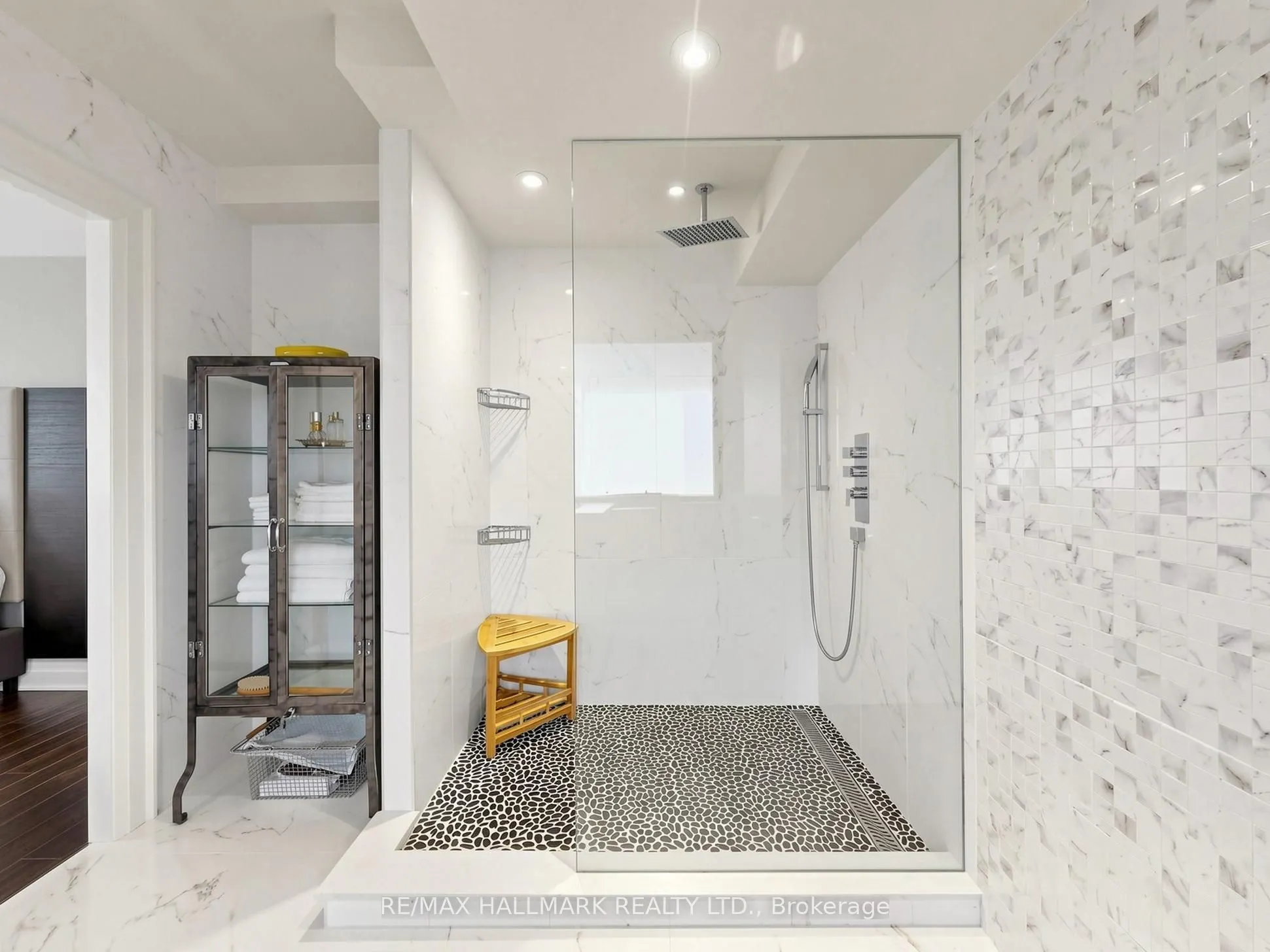 15 Mcmurrich Street #1405
