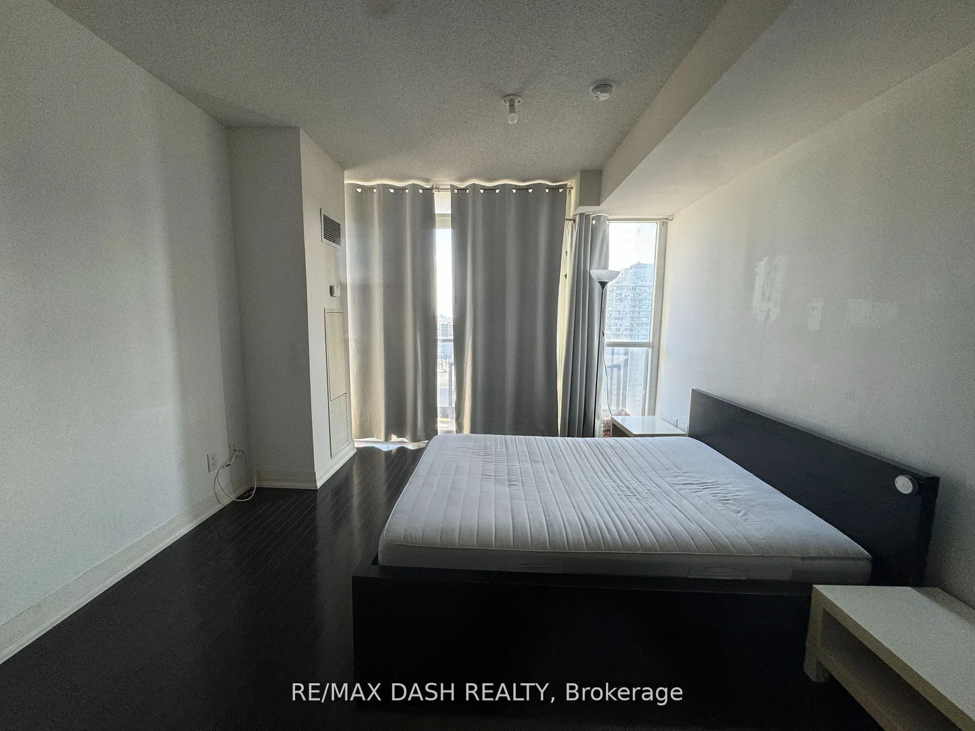 25 Carlton Street #2701