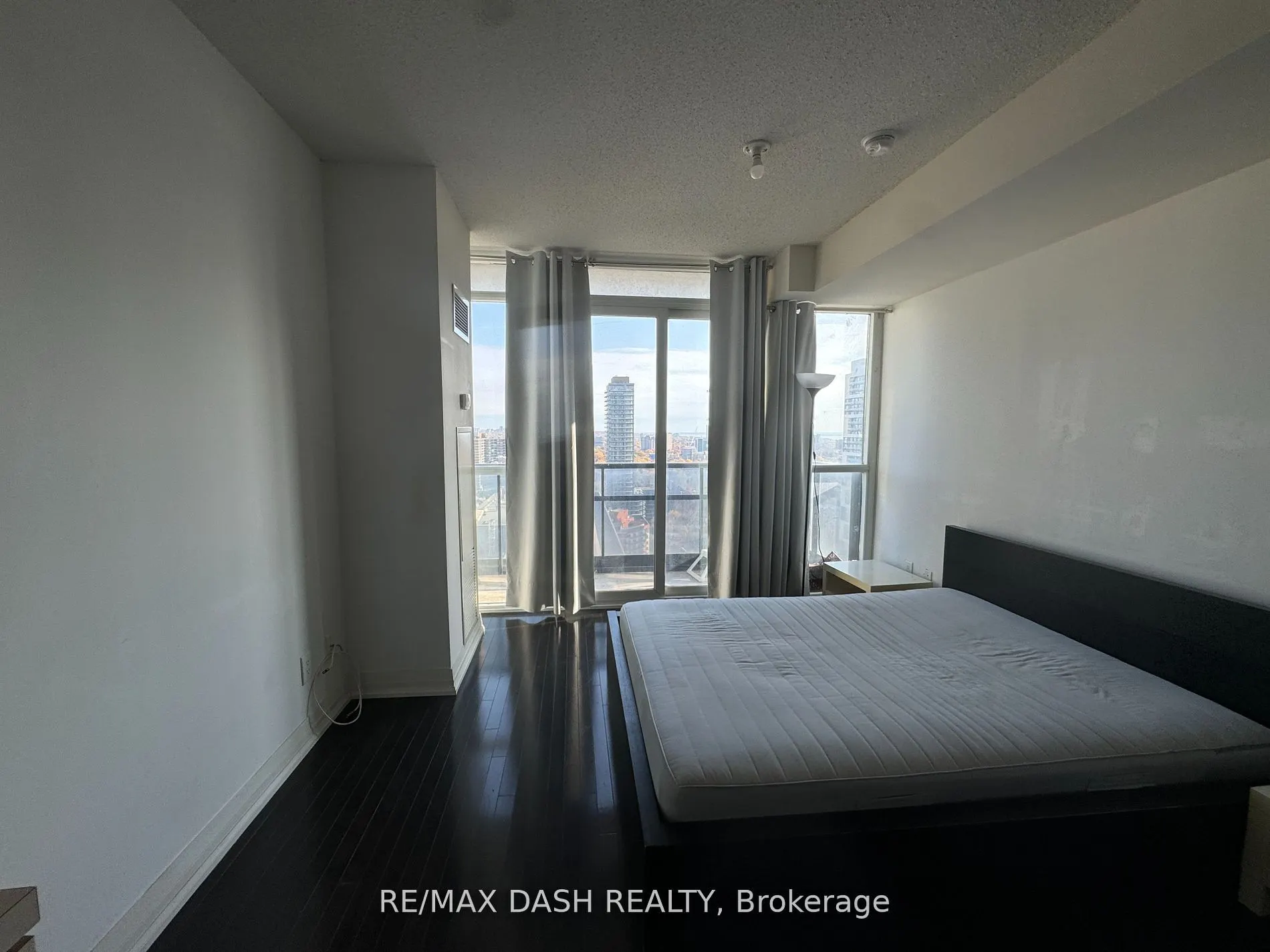 25 Carlton Street #2701