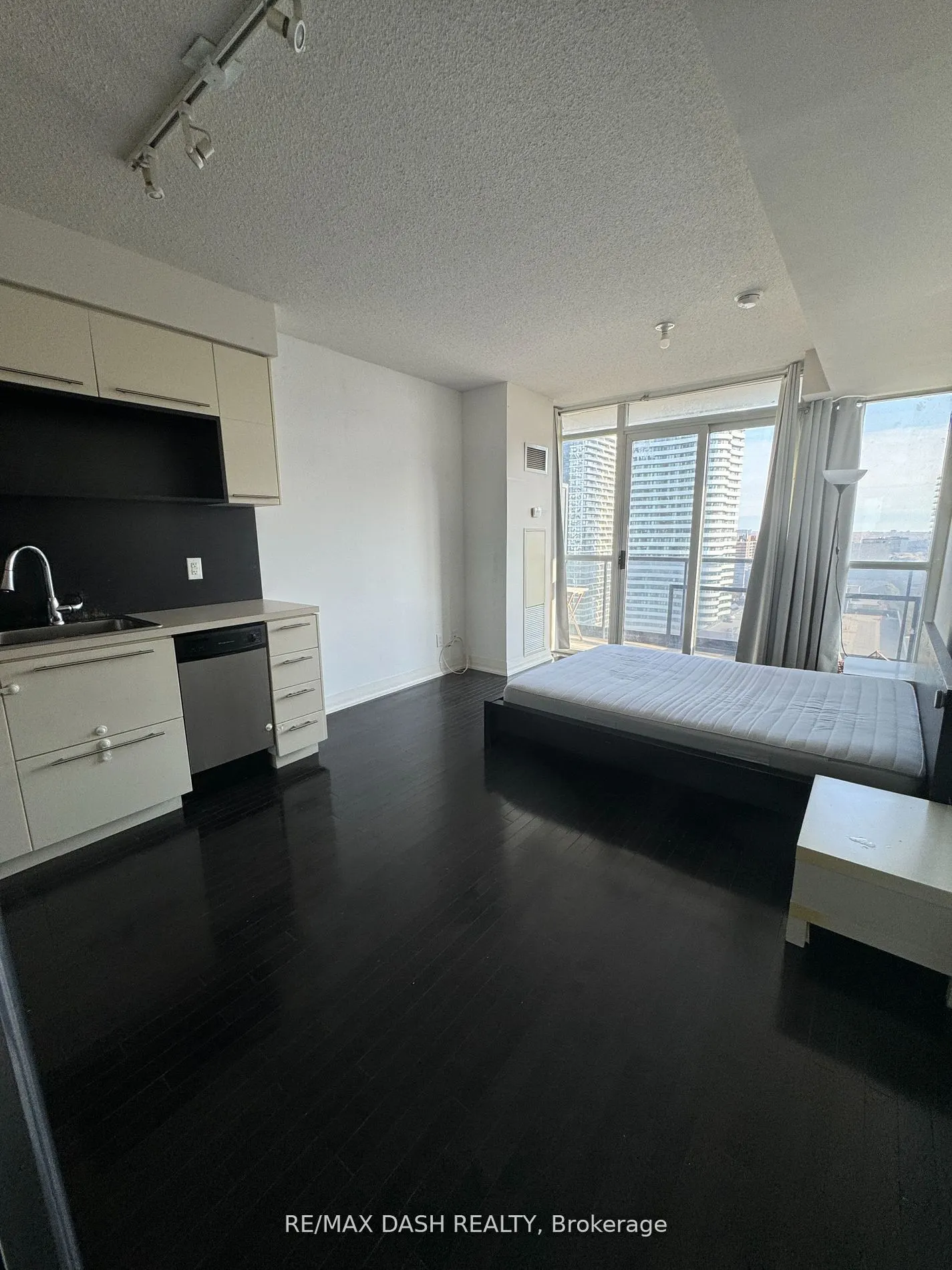 25 Carlton Street #2701