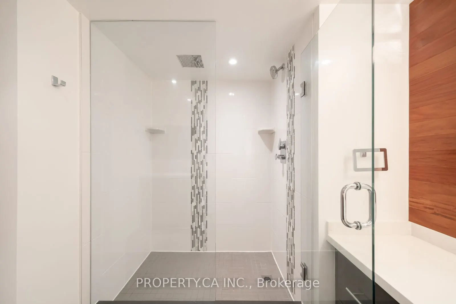 1 Concorde Place #1202