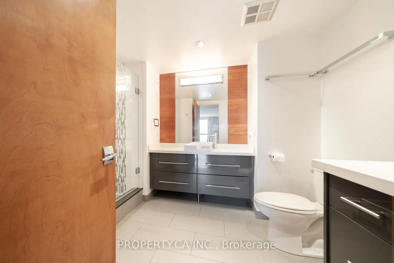 1 Concorde Place #1202