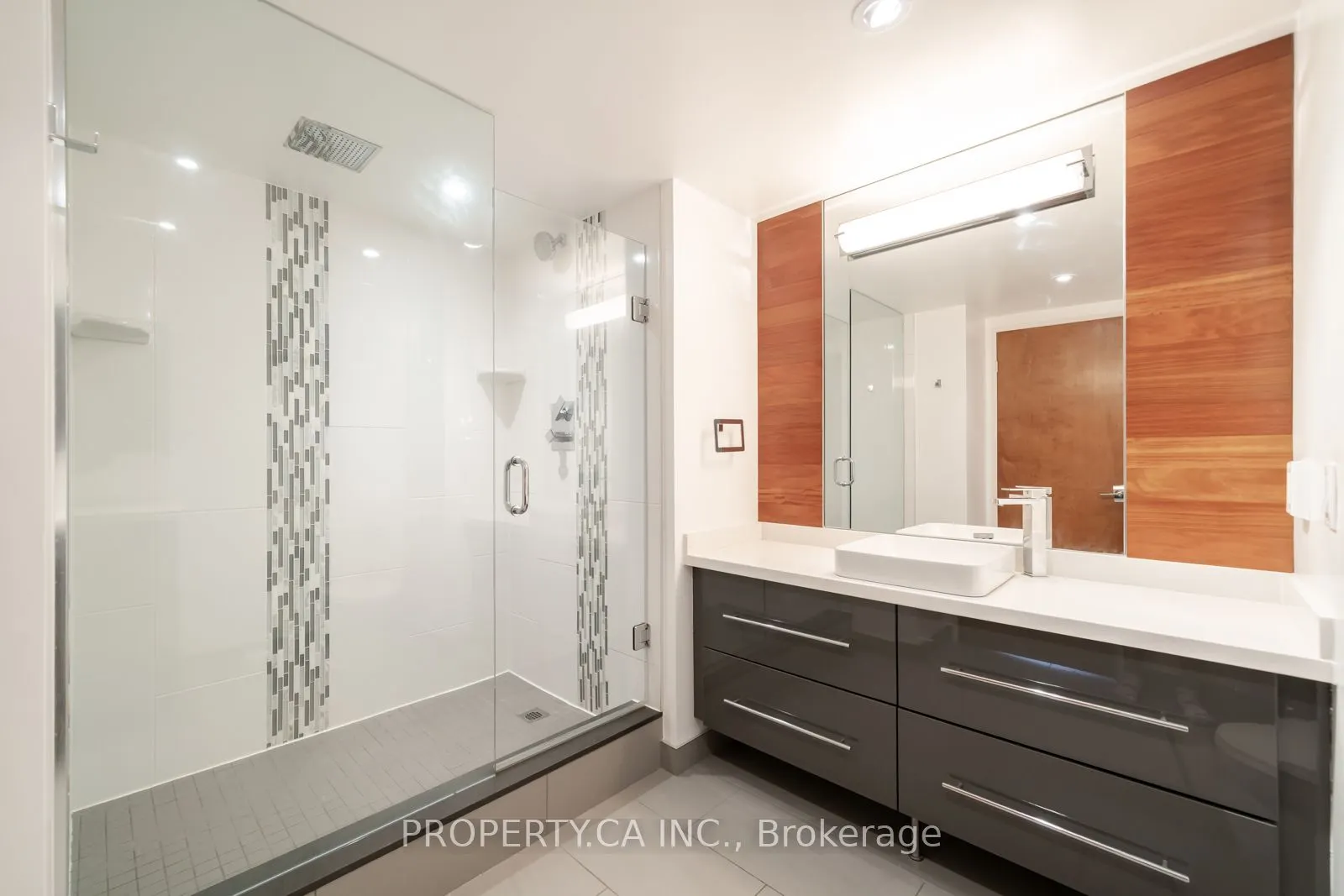 1 Concorde Place #1202