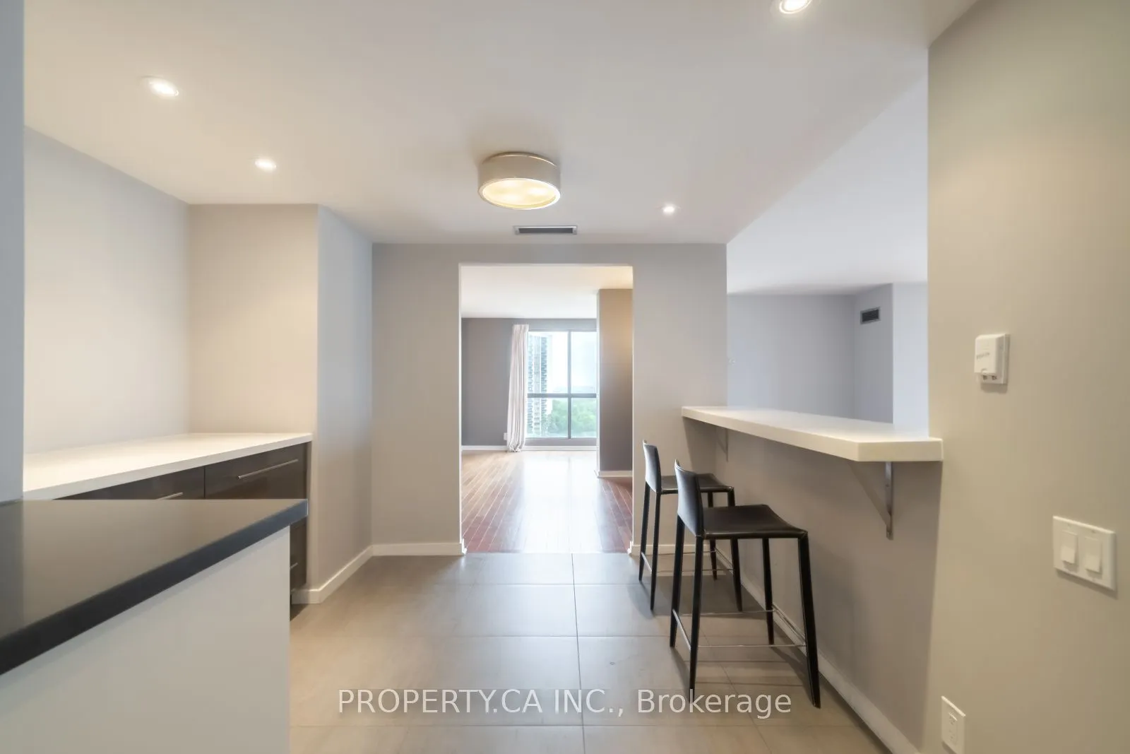 1 Concorde Place #1202