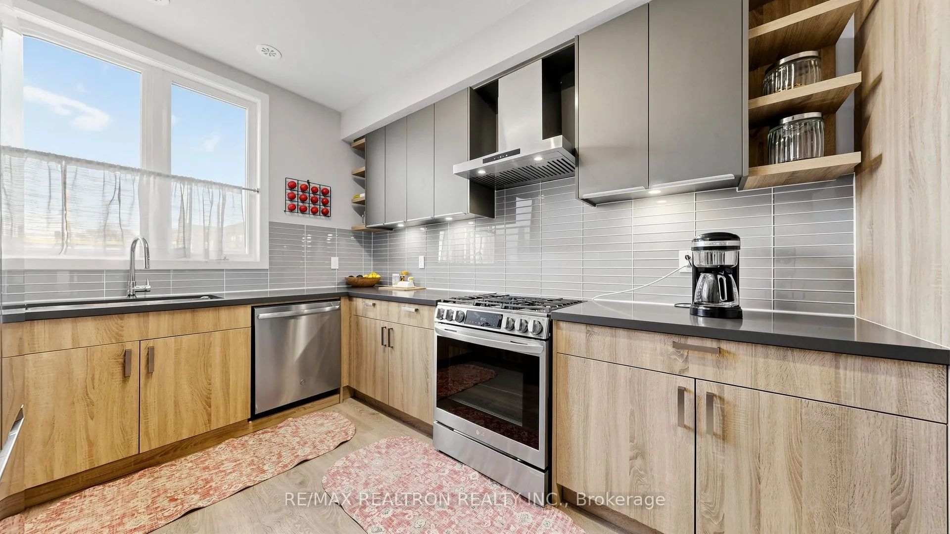 48 Hooyo Terrace