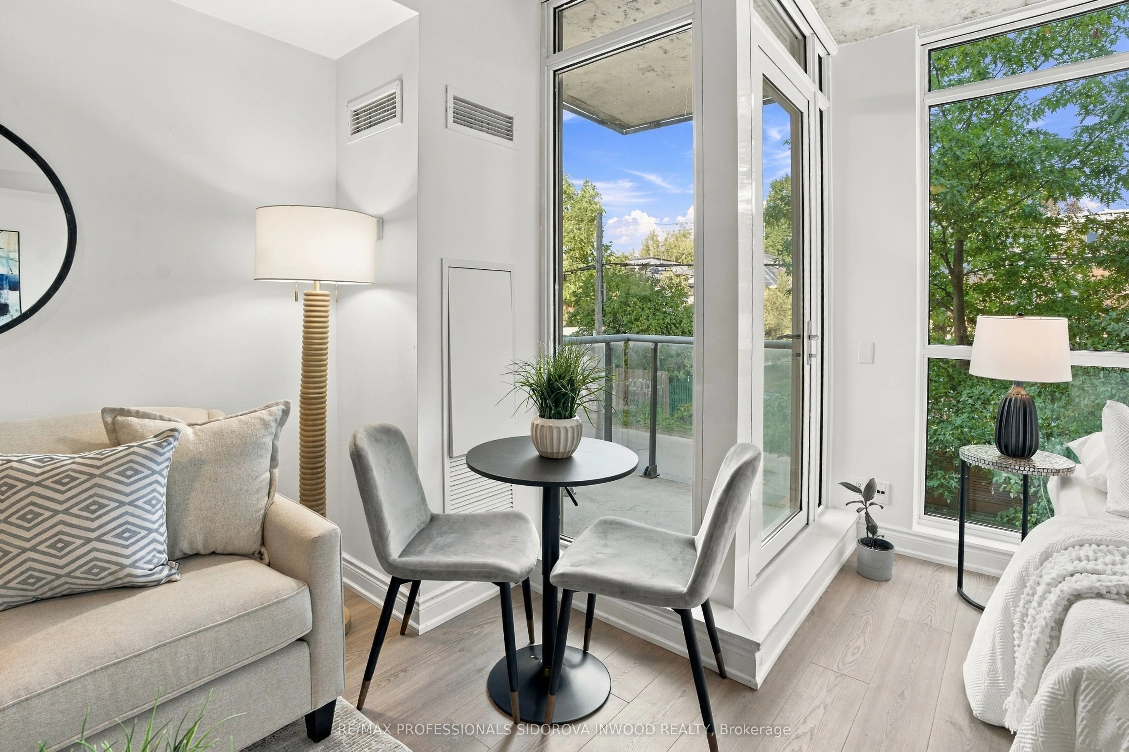 707 Dovercourt Road #215