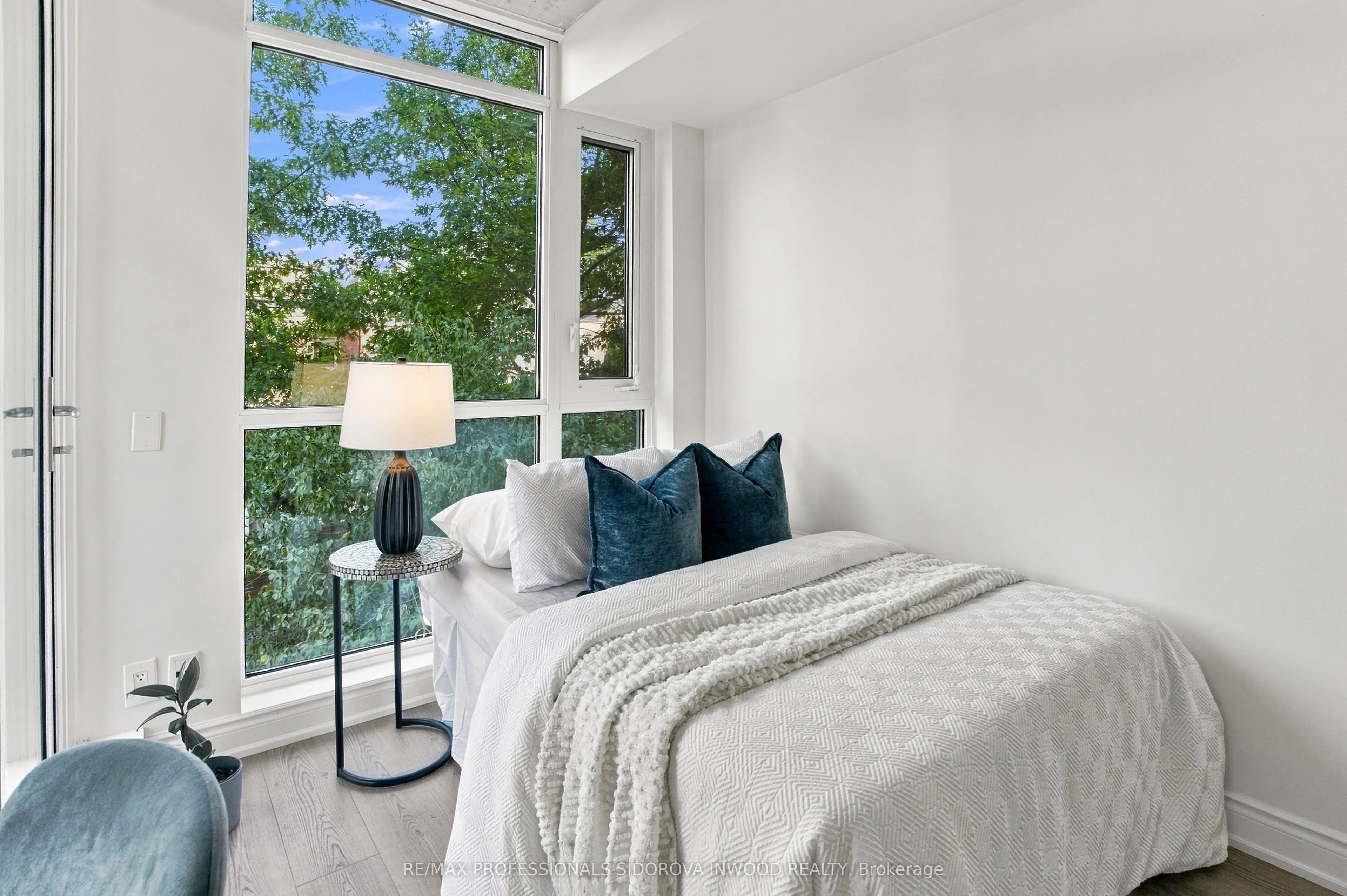 707 Dovercourt Road #215