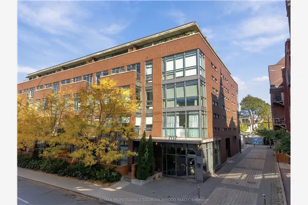 707 Dovercourt Road #215