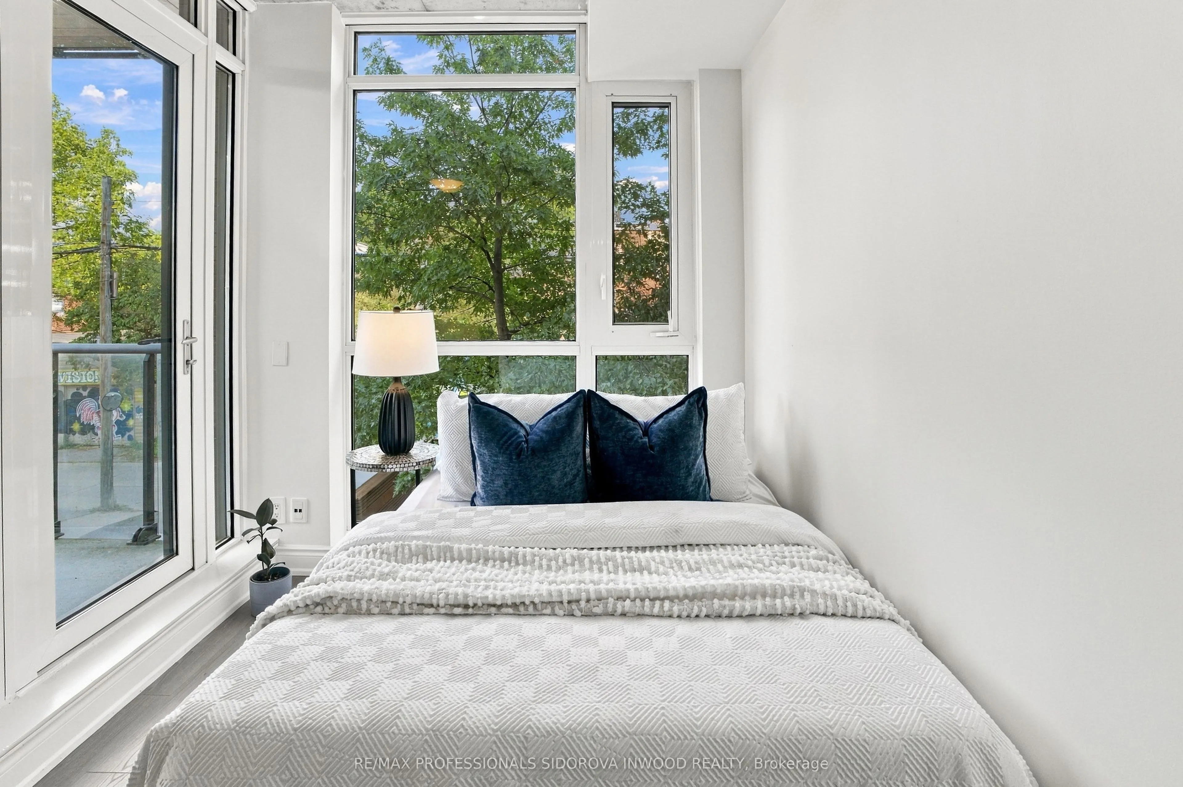 707 Dovercourt Road #215