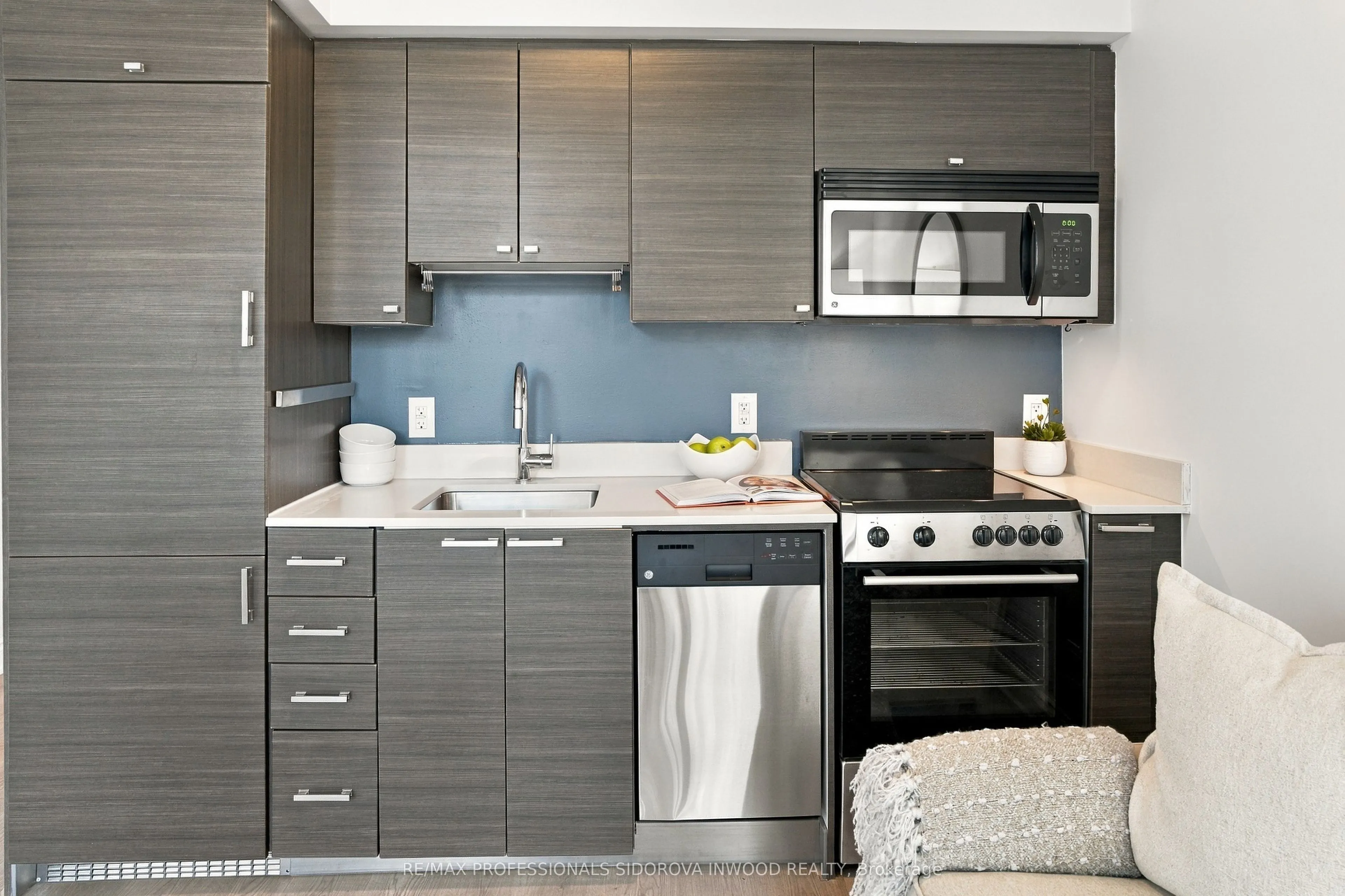 707 Dovercourt Road #215