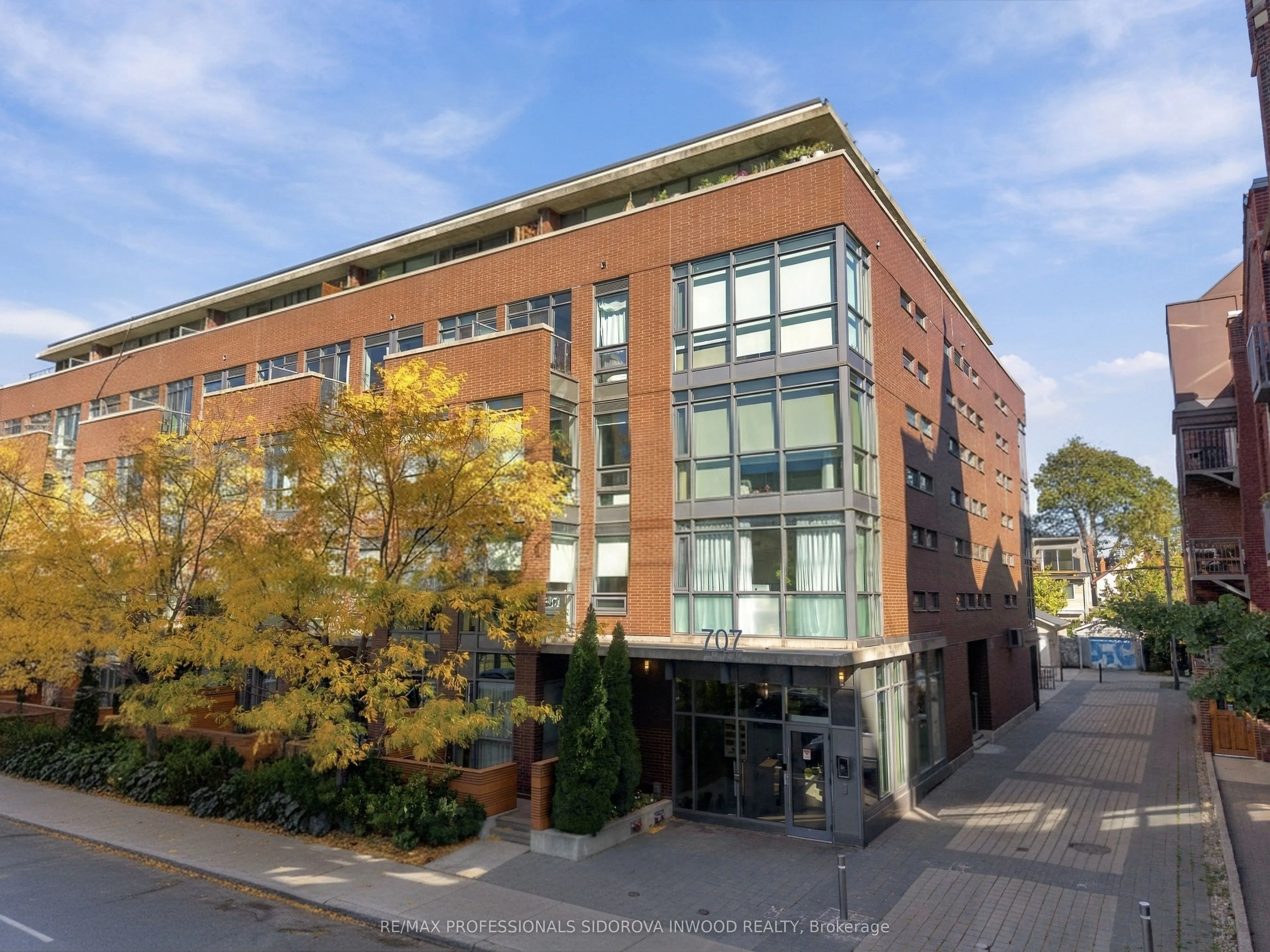 707 Dovercourt Road #215