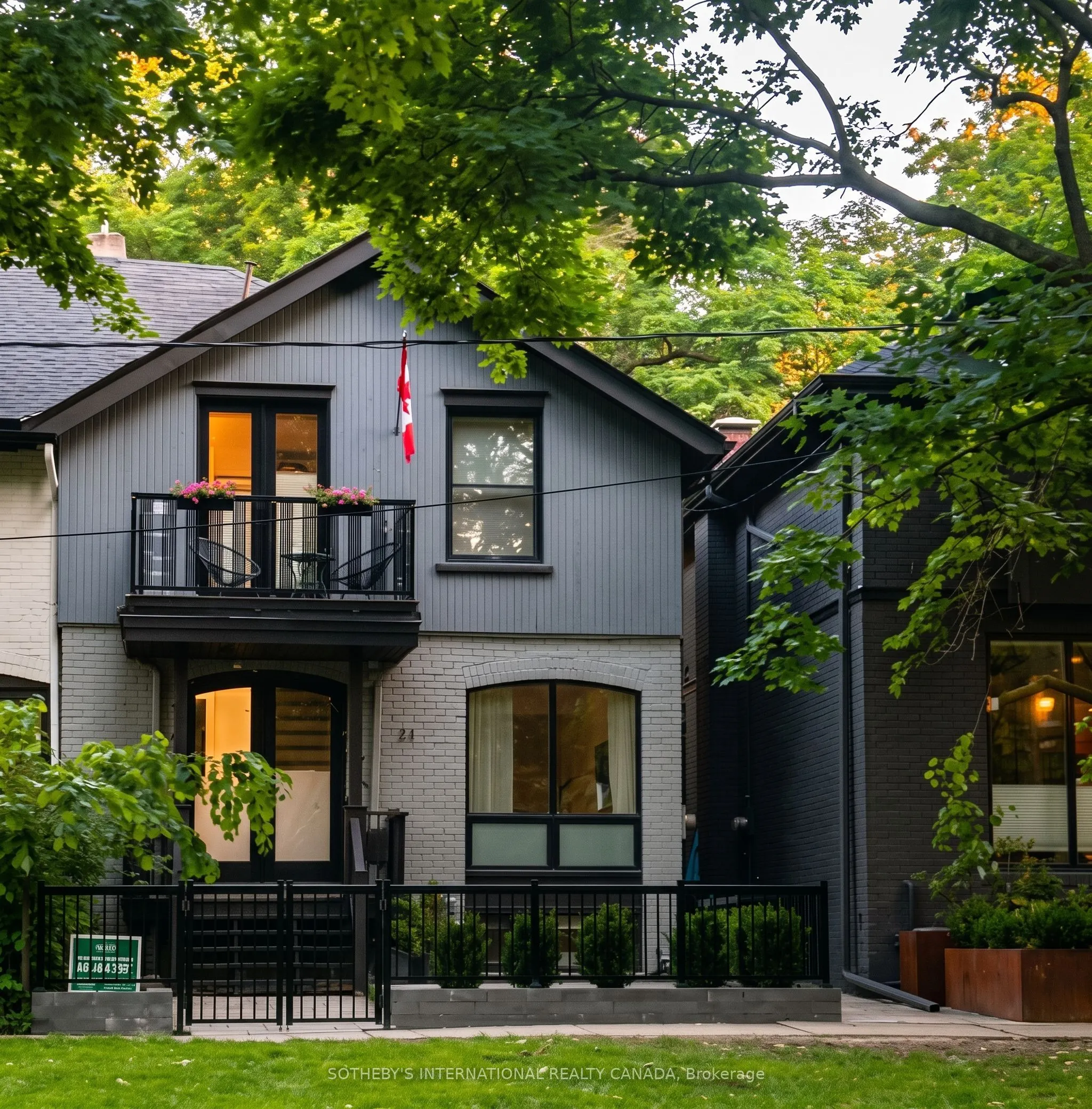 21 Hillcrest Park