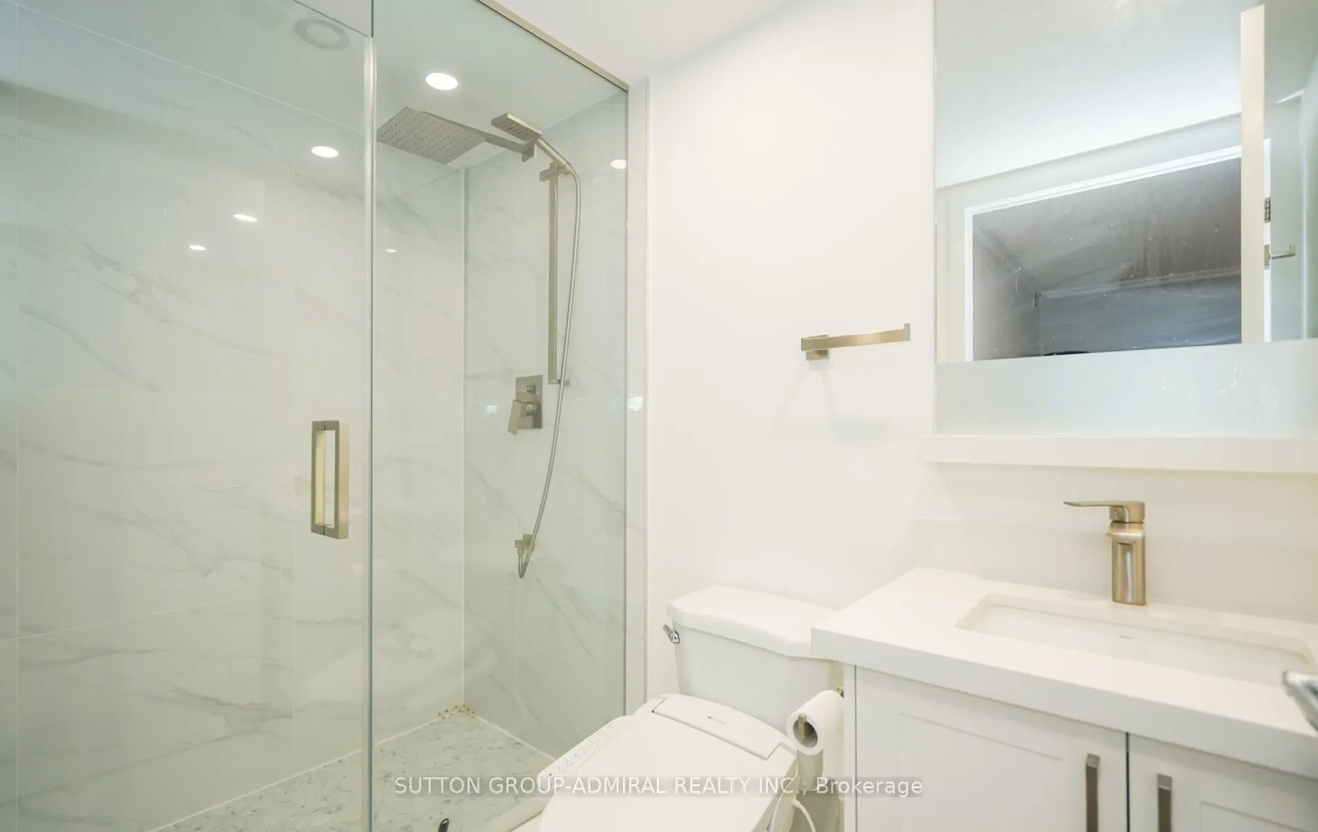208 Queens Quay W #1207