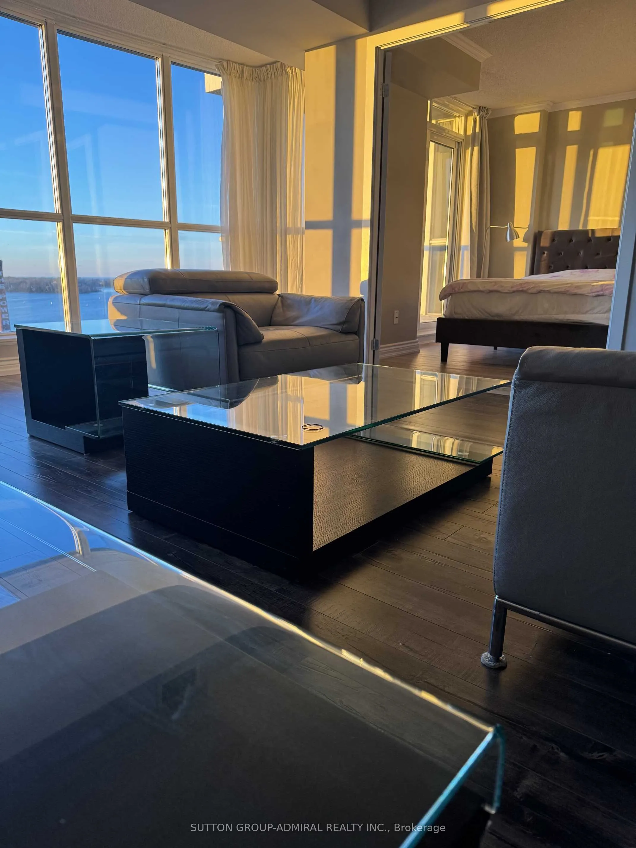 208 Queens Quay W #1207